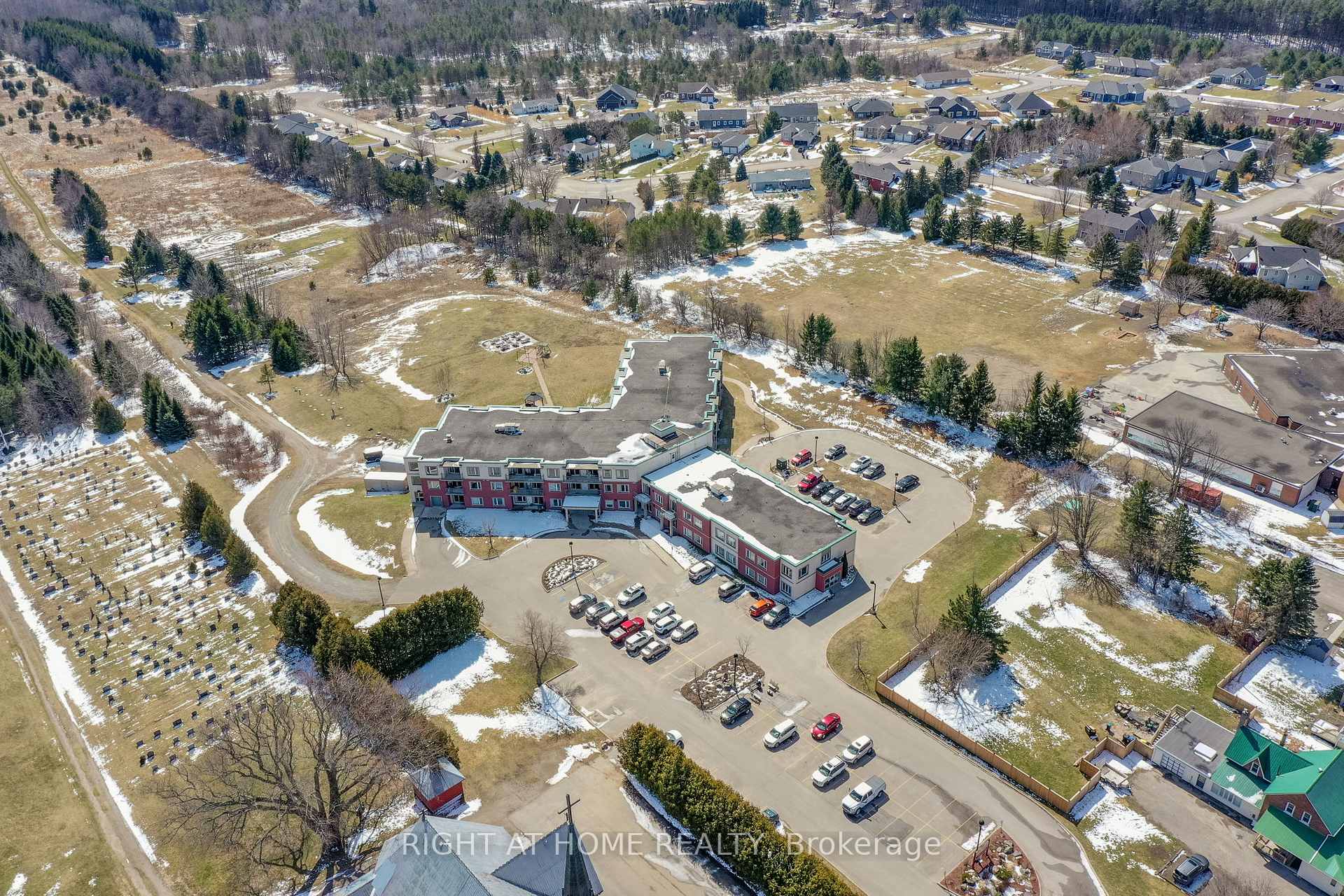 Photo 16 of Unit 208, 333 Lafontaine Road W, Tiny, Rural Tiny — HOMEH