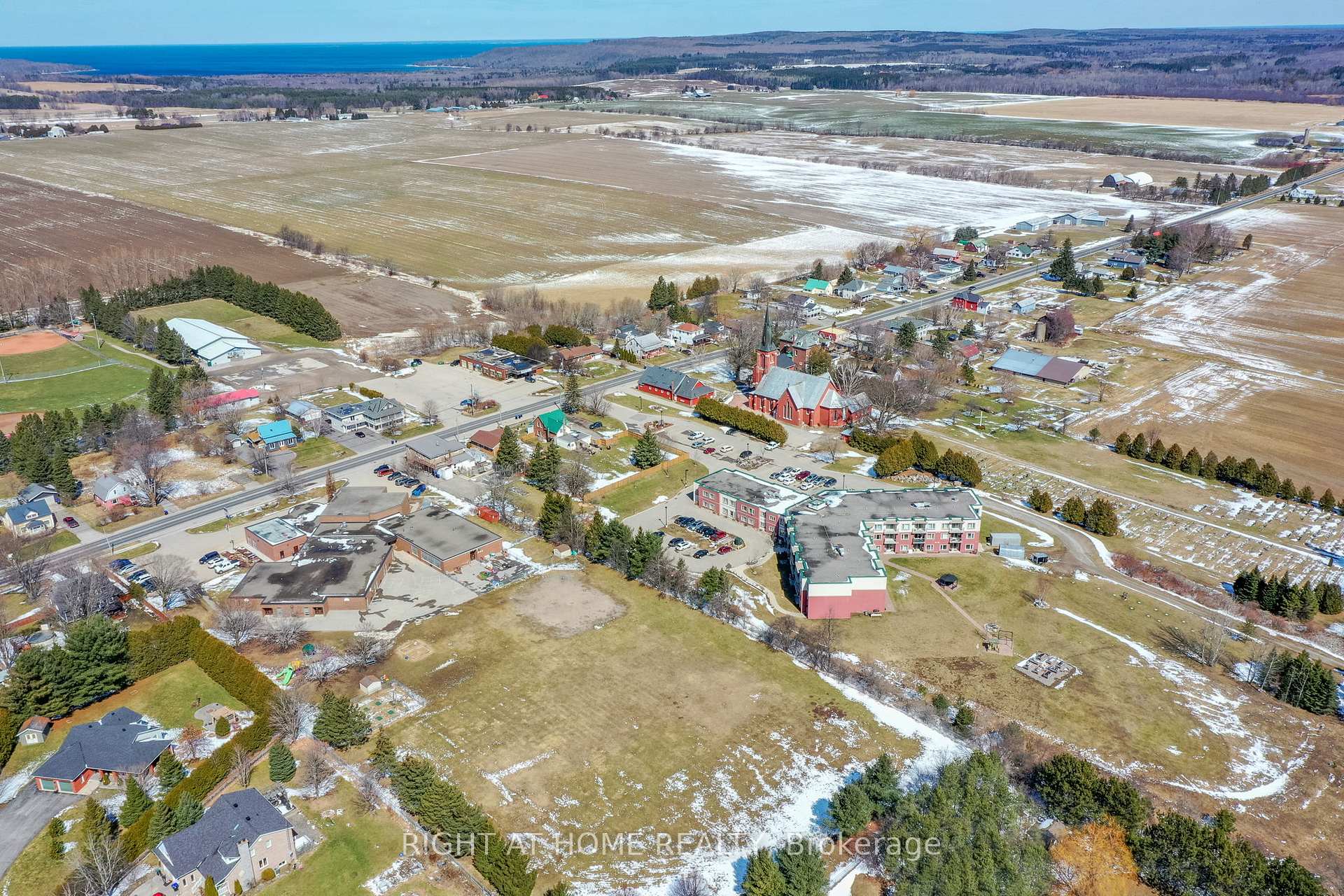 Photo 28 of Unit 208, 333 Lafontaine Road W, Tiny, Rural Tiny — HOMEH