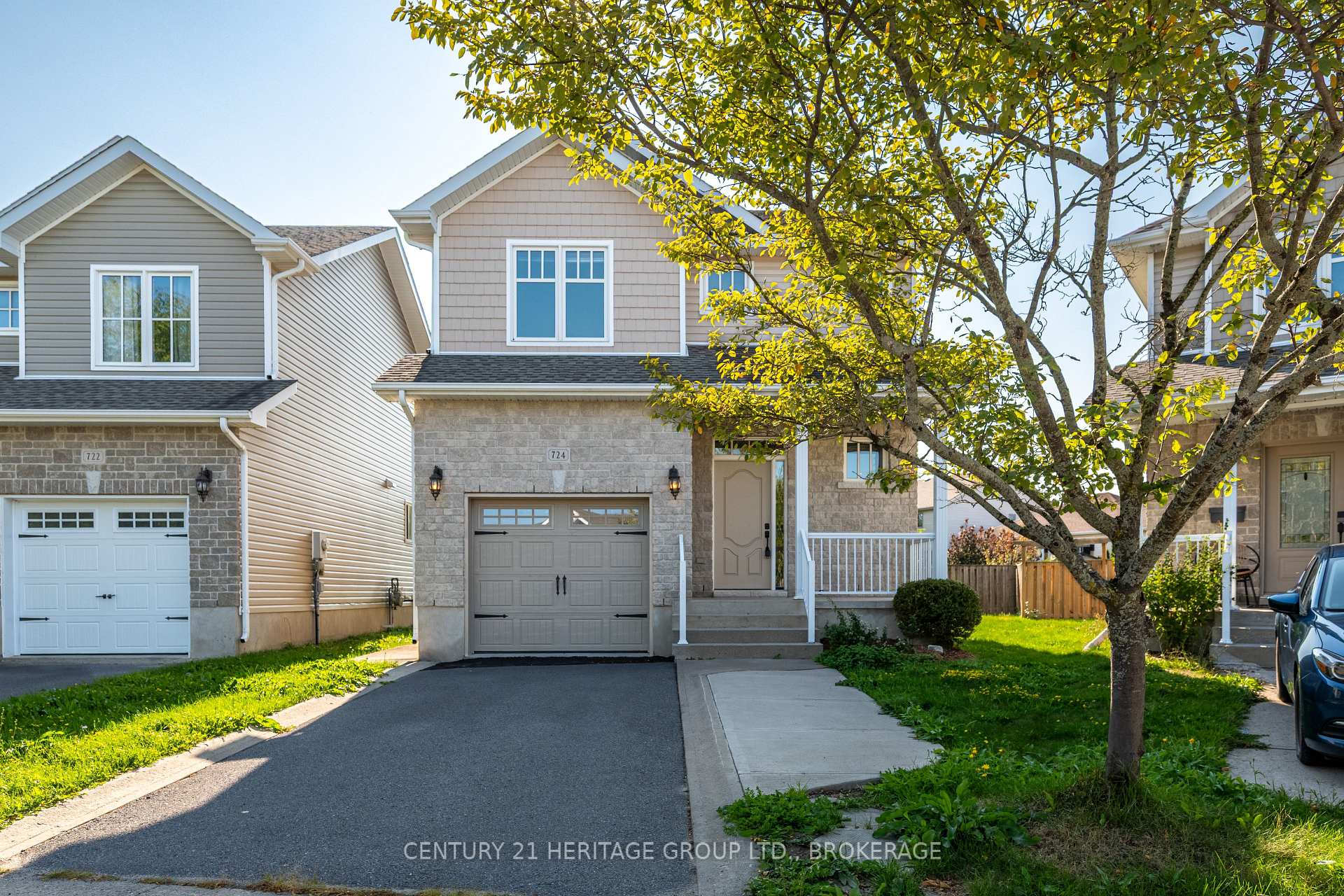 Front of 724 Margaret Way