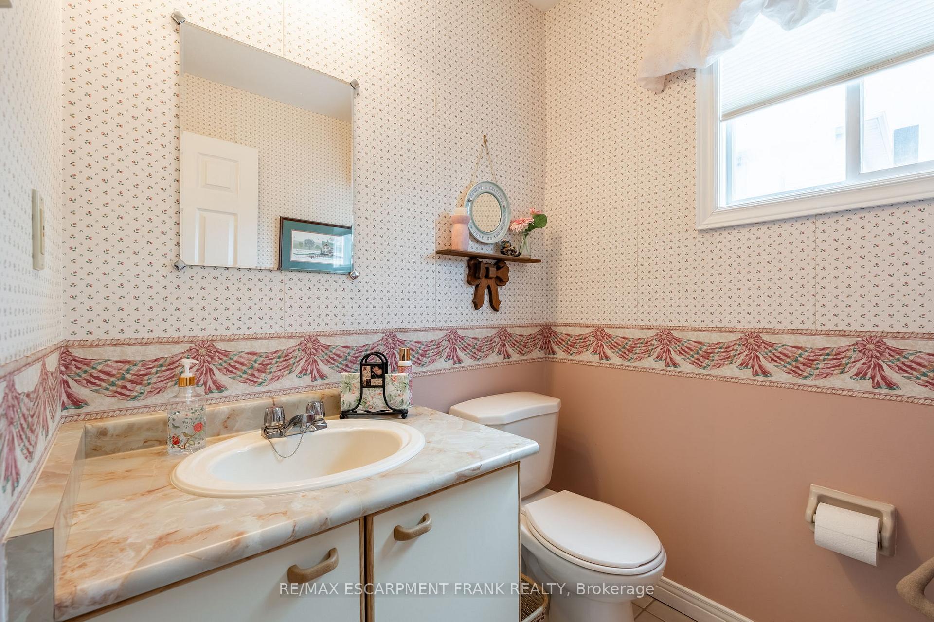 Photo 19 of 168 Sirente Drive, Hamilton, Crerar — HOMEH