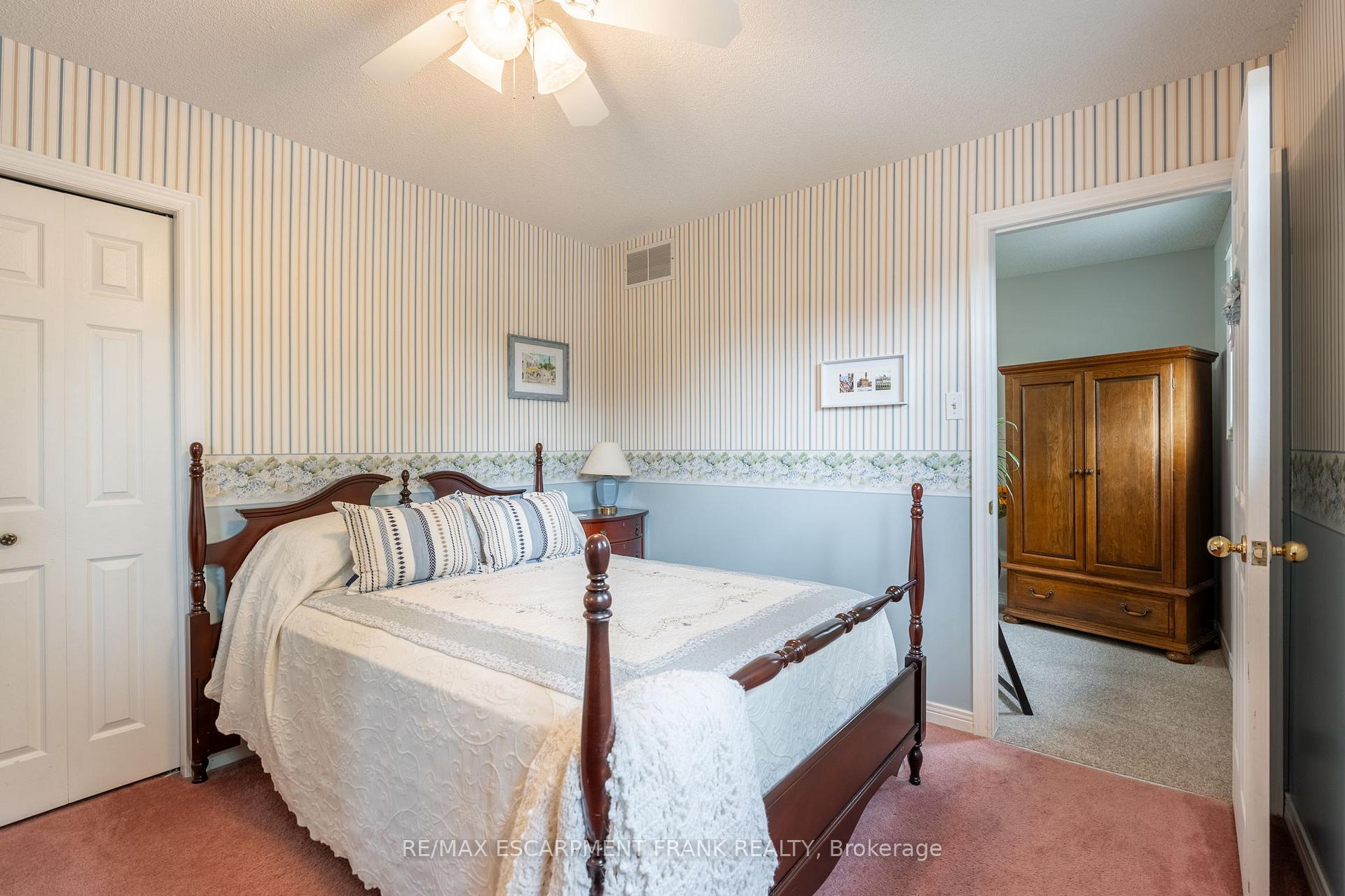 Photo 10 of 168 Sirente Drive, Hamilton, Crerar — HOMEH