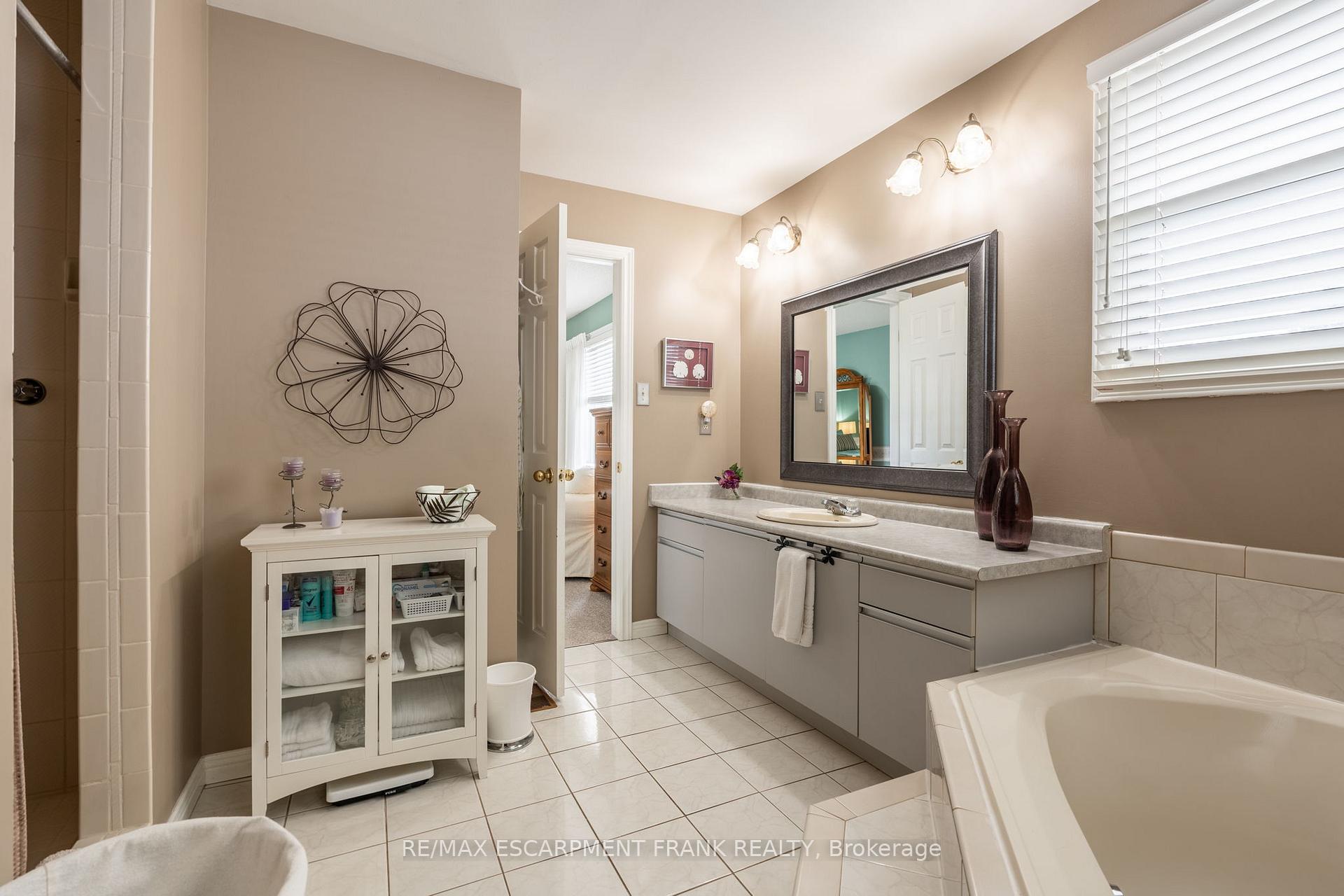 Photo 41 of 168 Sirente Drive, Hamilton, Crerar — HOMEH