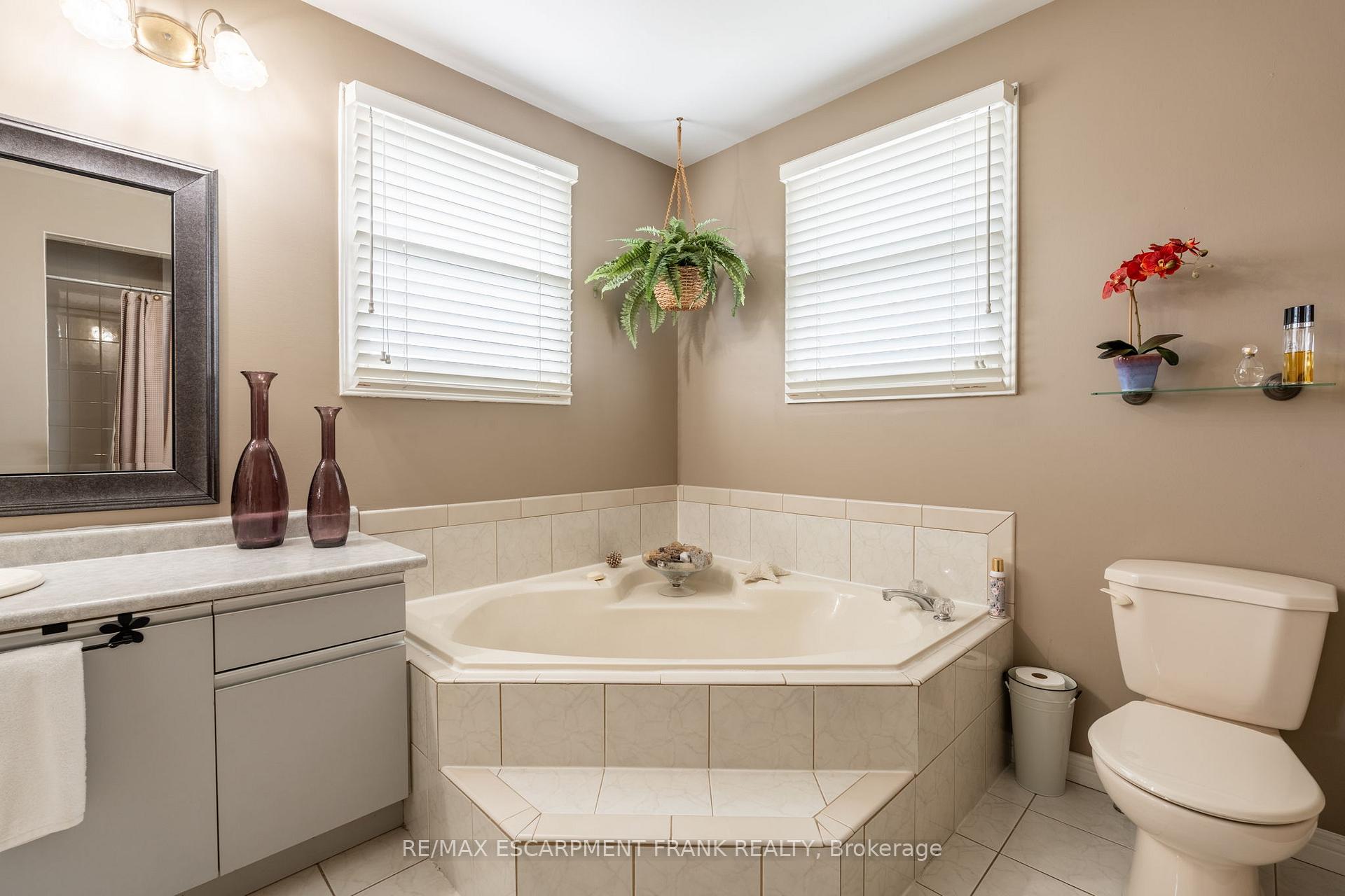 Photo 30 of 168 Sirente Drive, Hamilton, Crerar — HOMEH