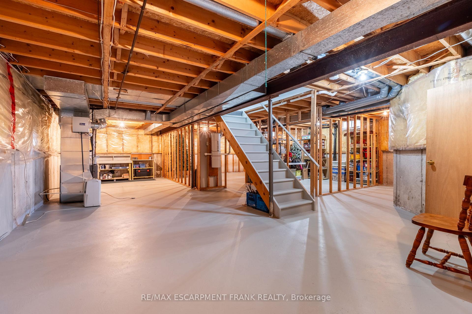 Photo 18 of 168 Sirente Drive, Hamilton, Crerar — HOMEH