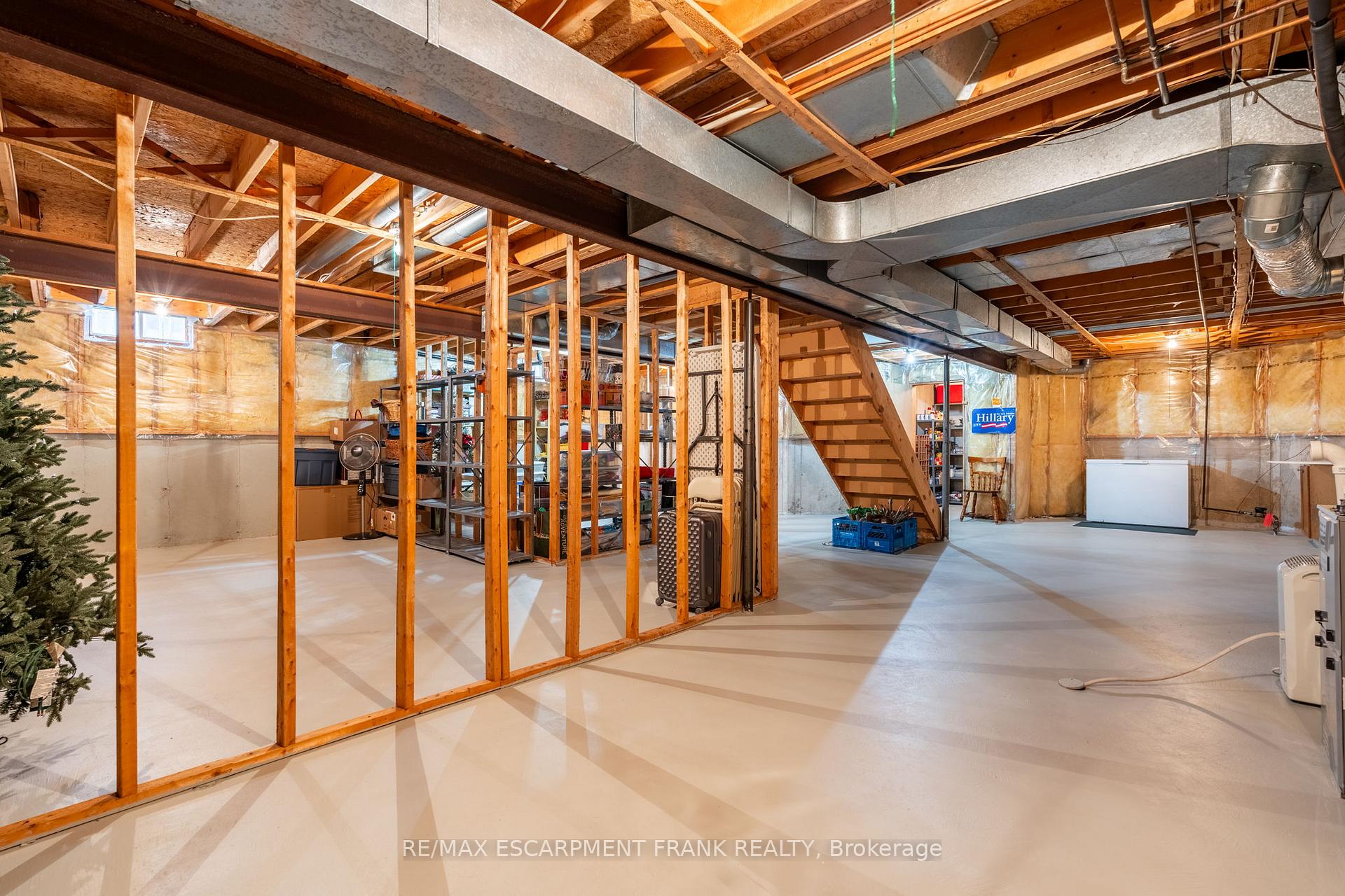 Photo 43 of 168 Sirente Drive, Hamilton, Crerar — HOMEH