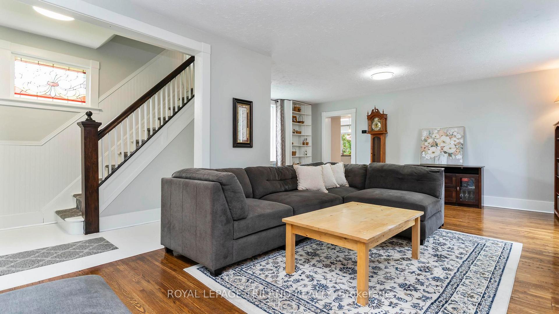 Photo 5 of 19 Cedar Street, St. Thomas — HOMEH