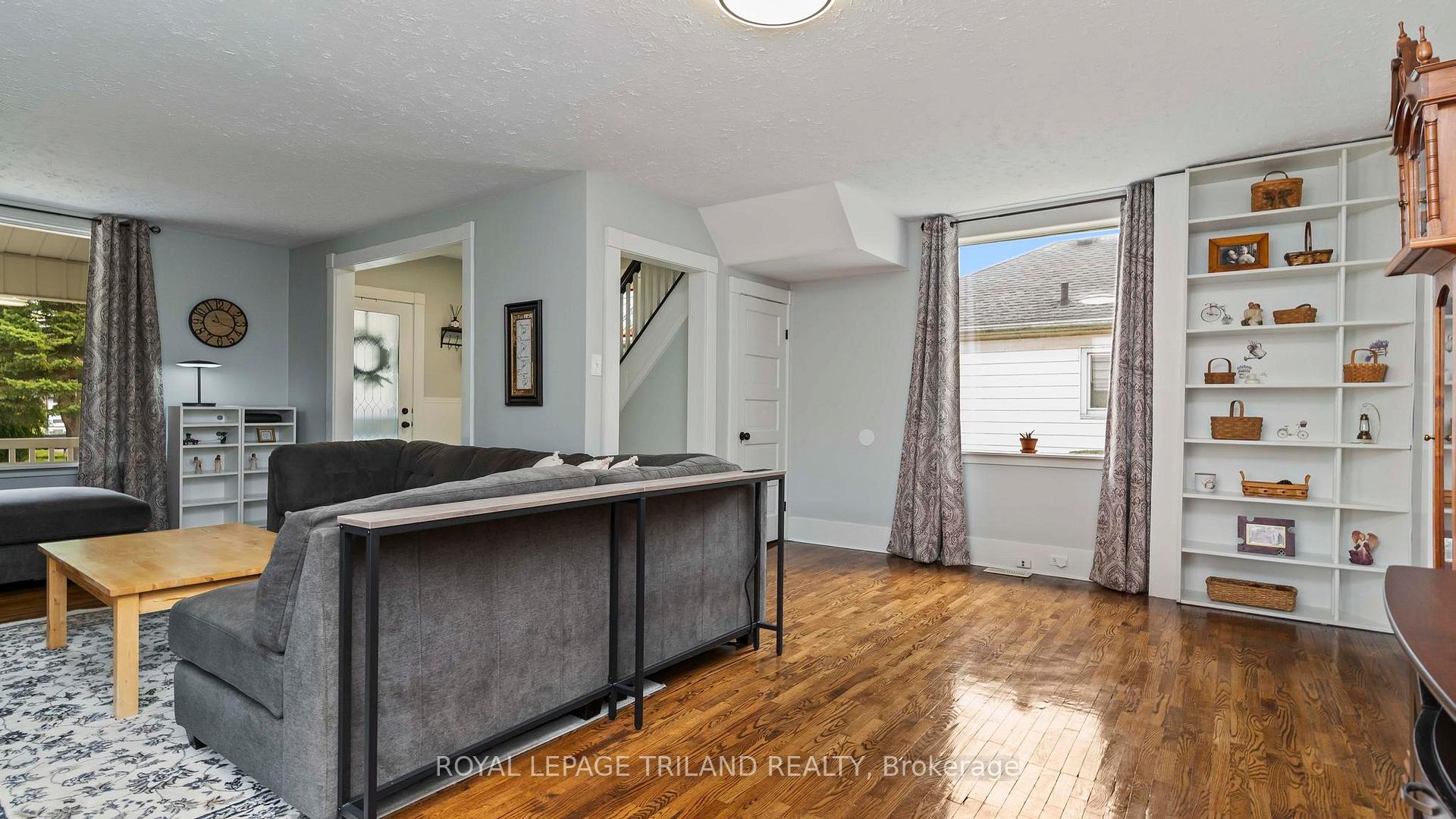 Photo 14 of 19 Cedar Street, St. Thomas — HOMEH
