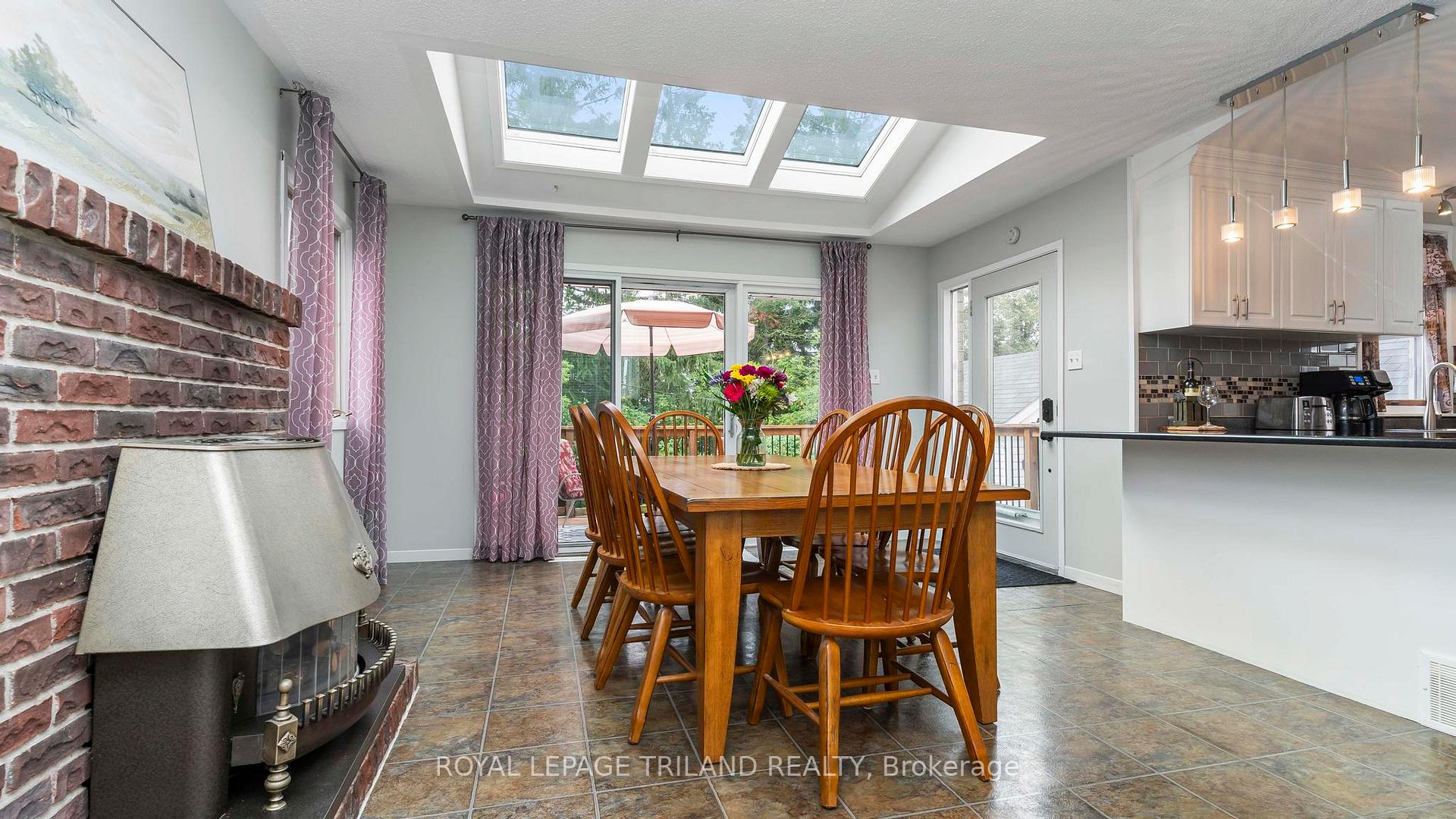 Photo 31 of 19 Cedar Street, St. Thomas — HOMEH