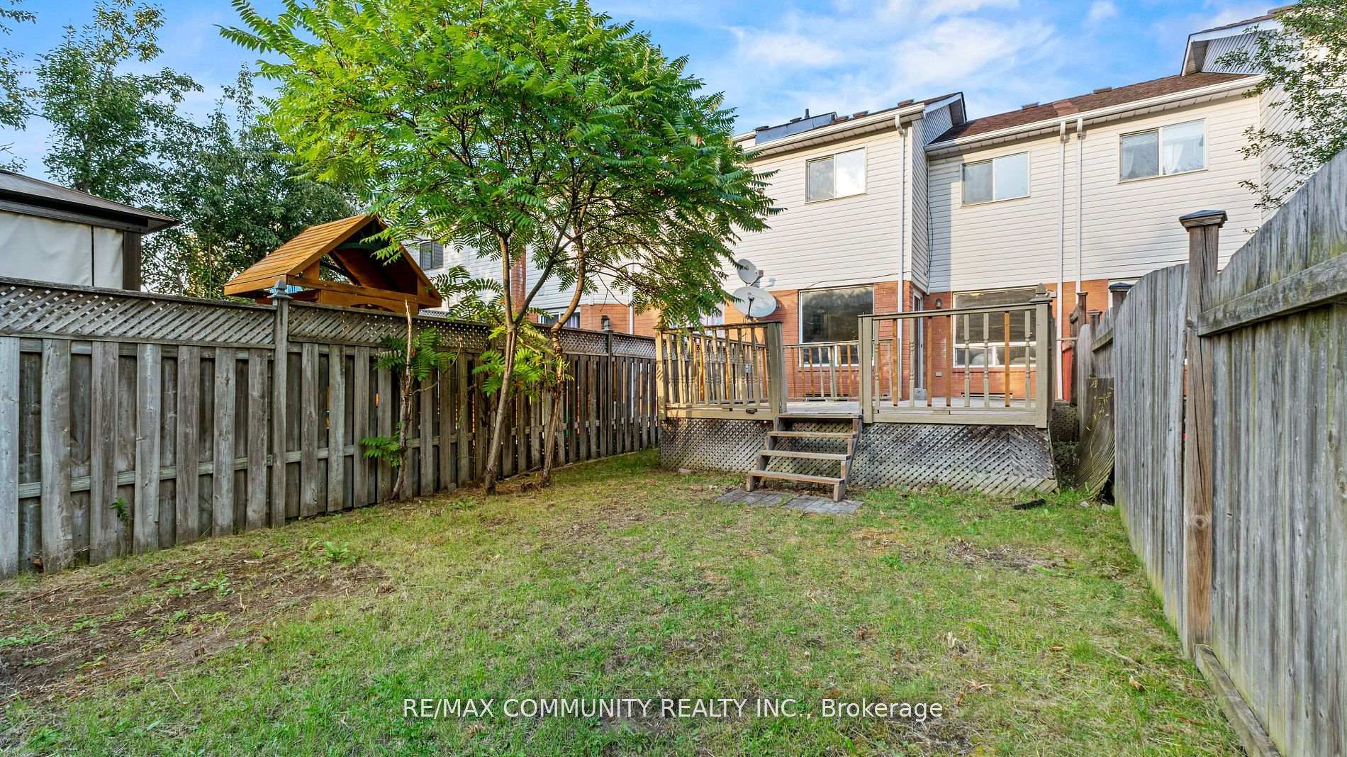 Photo 2 of 1772 Woodgate Trail, Oshawa, Samac — HOMEH