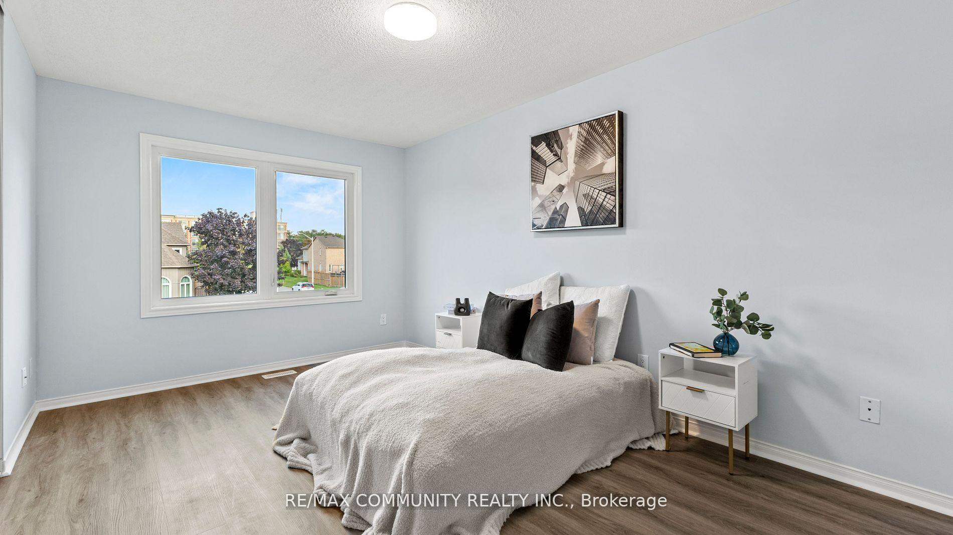Photo 14 of 1772 Woodgate Trail, Oshawa, Samac — HOMEH
