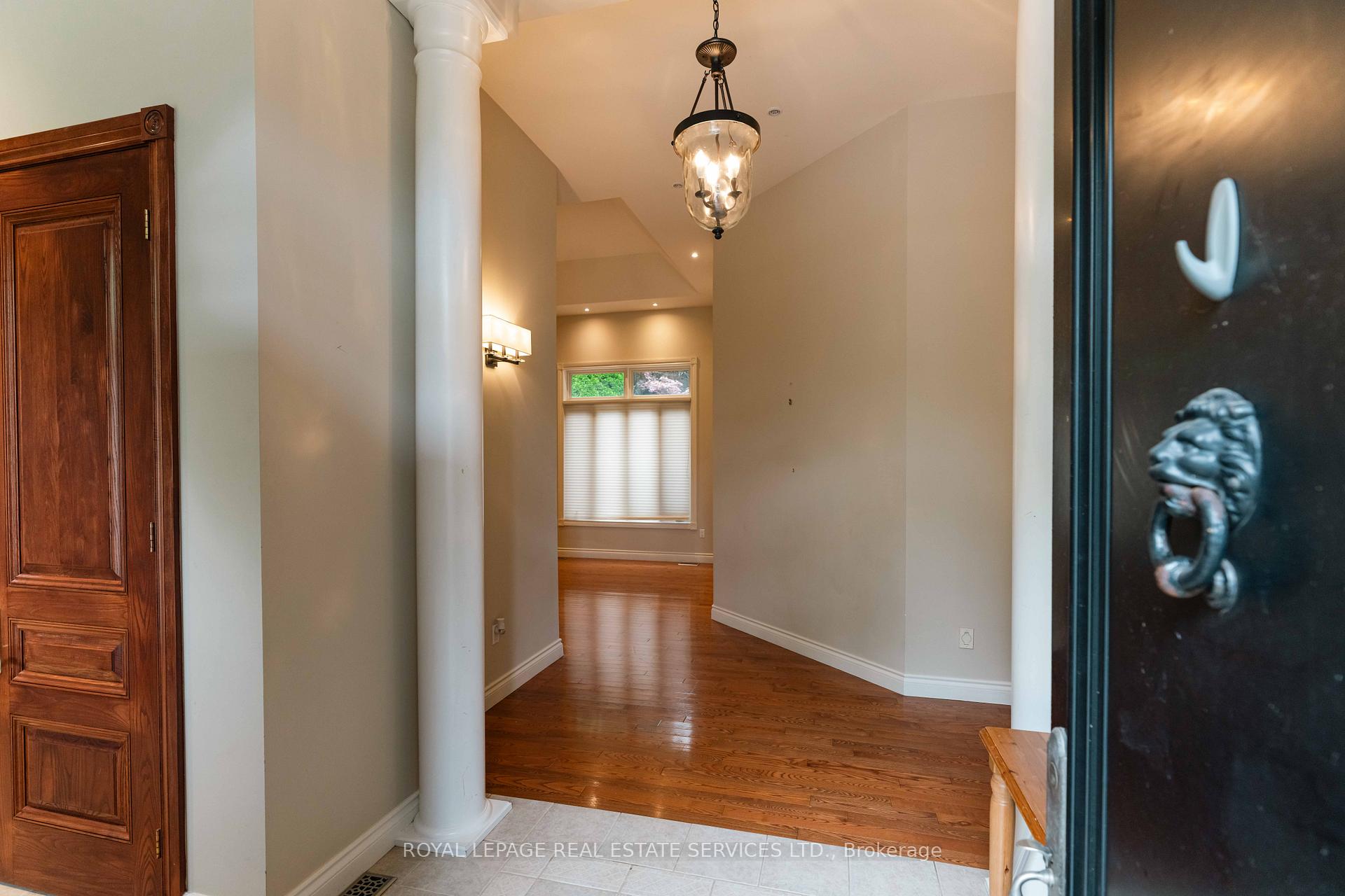 Photo 5 of 238 Wilderness Drive, Hamilton, Ancaster — HOMEH