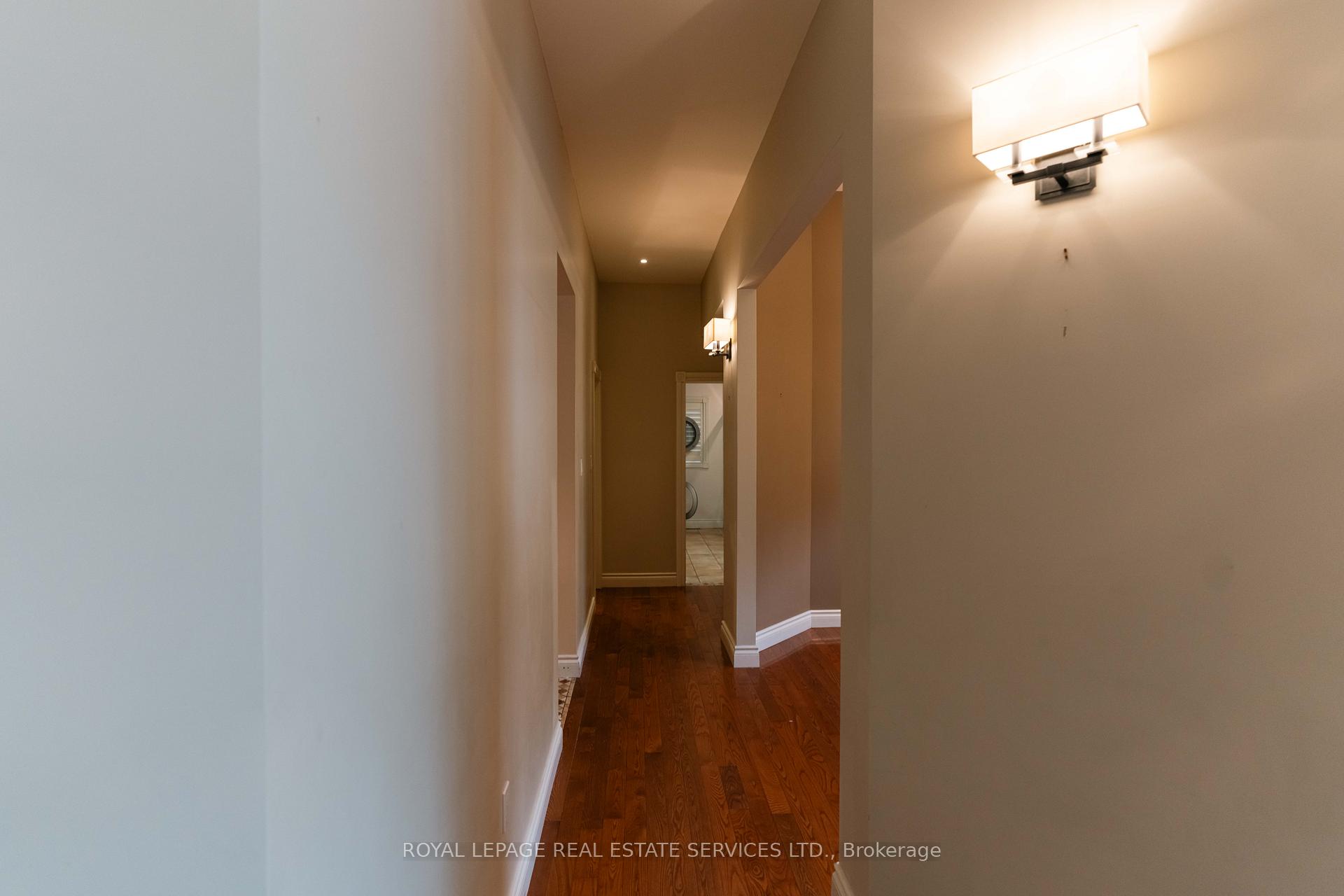 Photo 4 of 238 Wilderness Drive, Hamilton, Ancaster — HOMEH