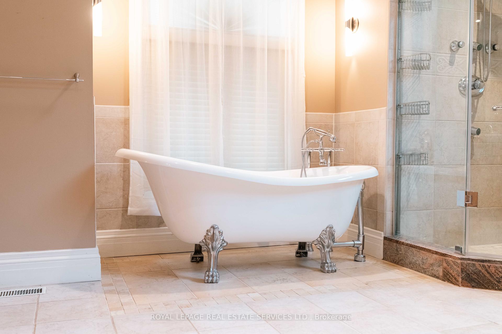 Photo 13 of 238 Wilderness Drive, Hamilton, Ancaster — HOMEH