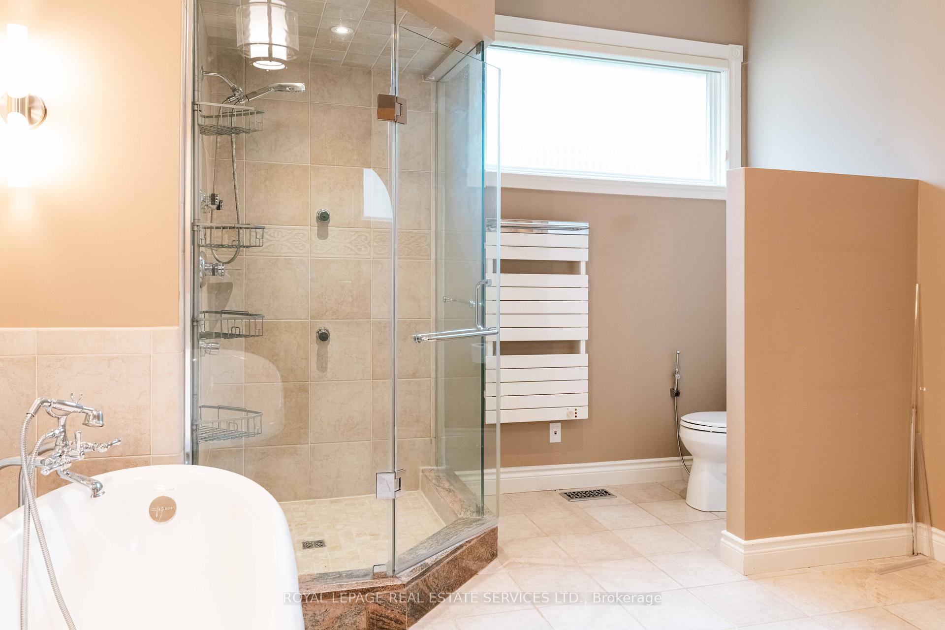 Photo 2 of 238 Wilderness Drive, Hamilton, Ancaster — HOMEH