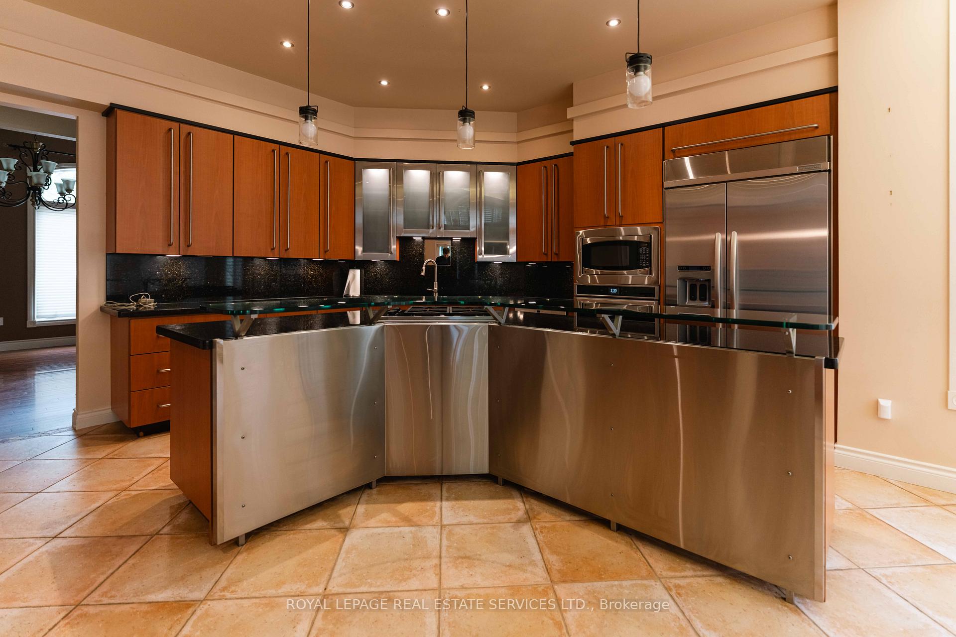 Photo 24 of 238 Wilderness Drive, Hamilton, Ancaster — HOMEH