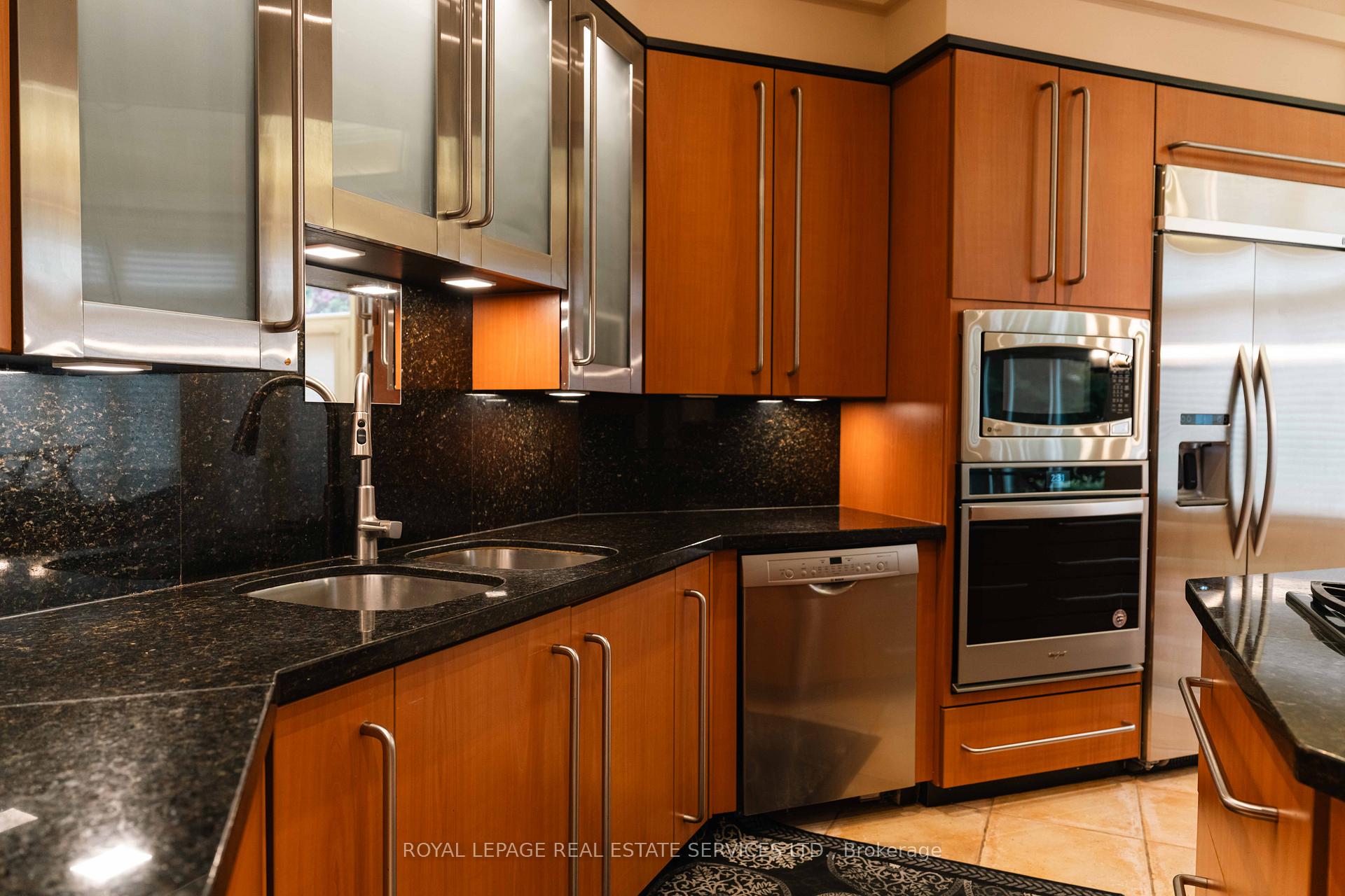 Photo 19 of 238 Wilderness Drive, Hamilton, Ancaster — HOMEH