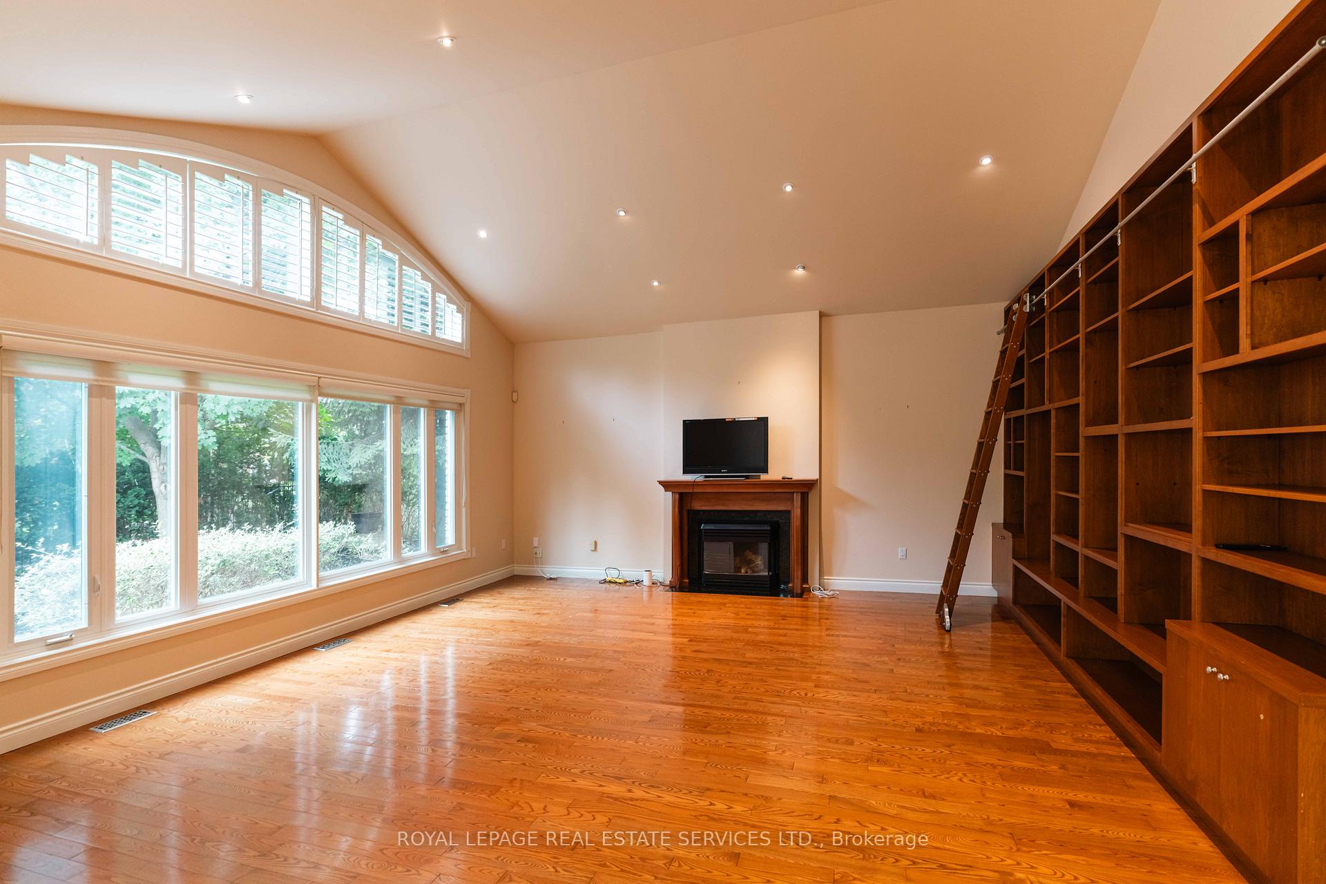 Photo 23 of 238 Wilderness Drive, Hamilton, Ancaster — HOMEH
