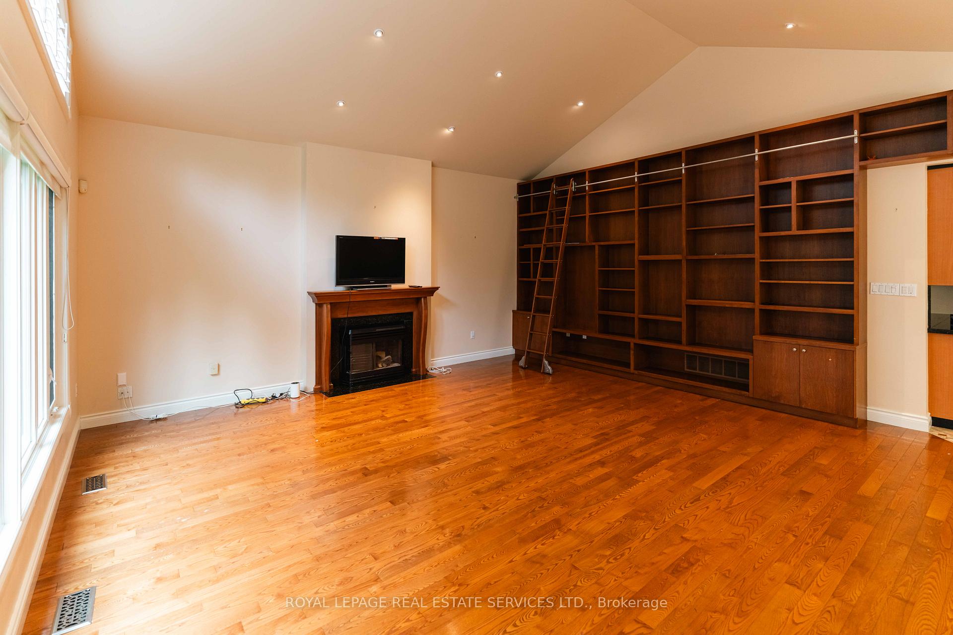 Photo 25 of 238 Wilderness Drive, Hamilton, Ancaster — HOMEH