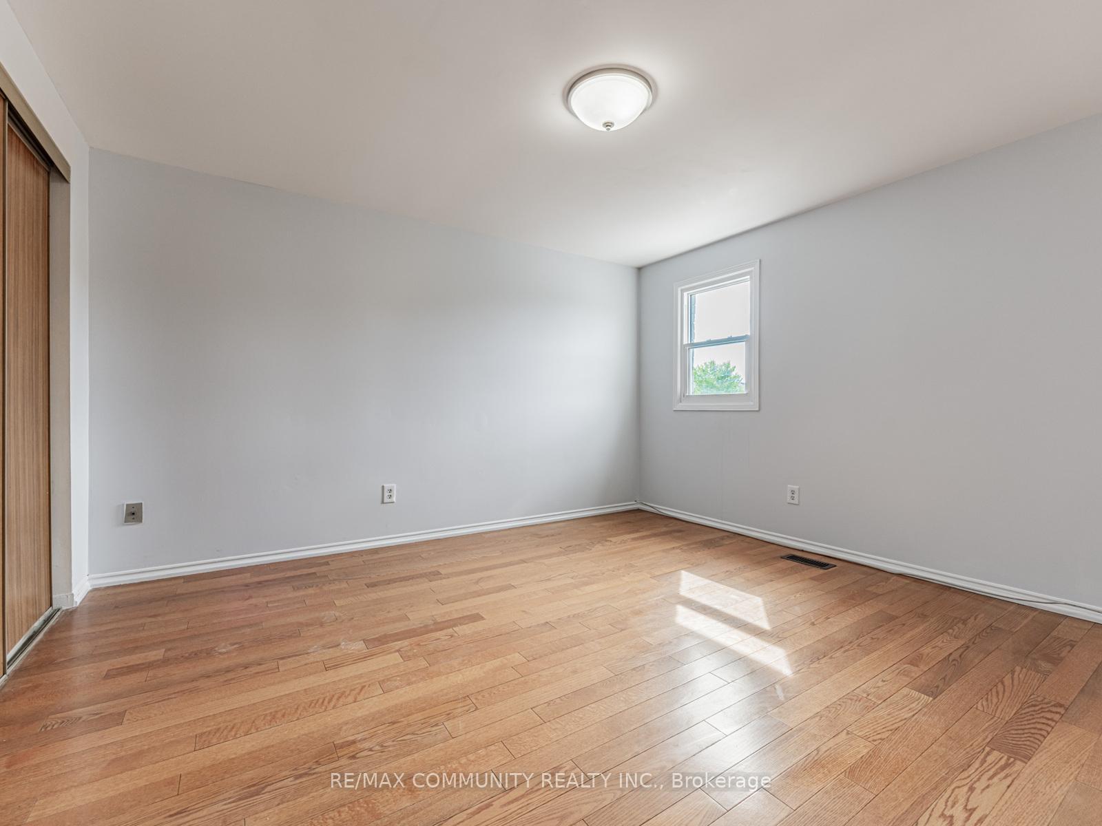 Photo 18 of 95 Ketchum Crescent, Markham, Middlefield — HOMEH