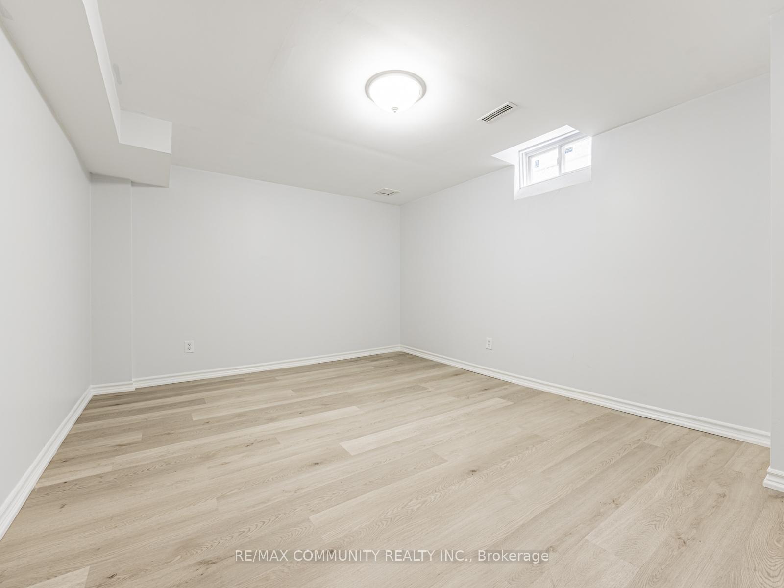 Photo 33 of 95 Ketchum Crescent, Markham, Middlefield — HOMEH