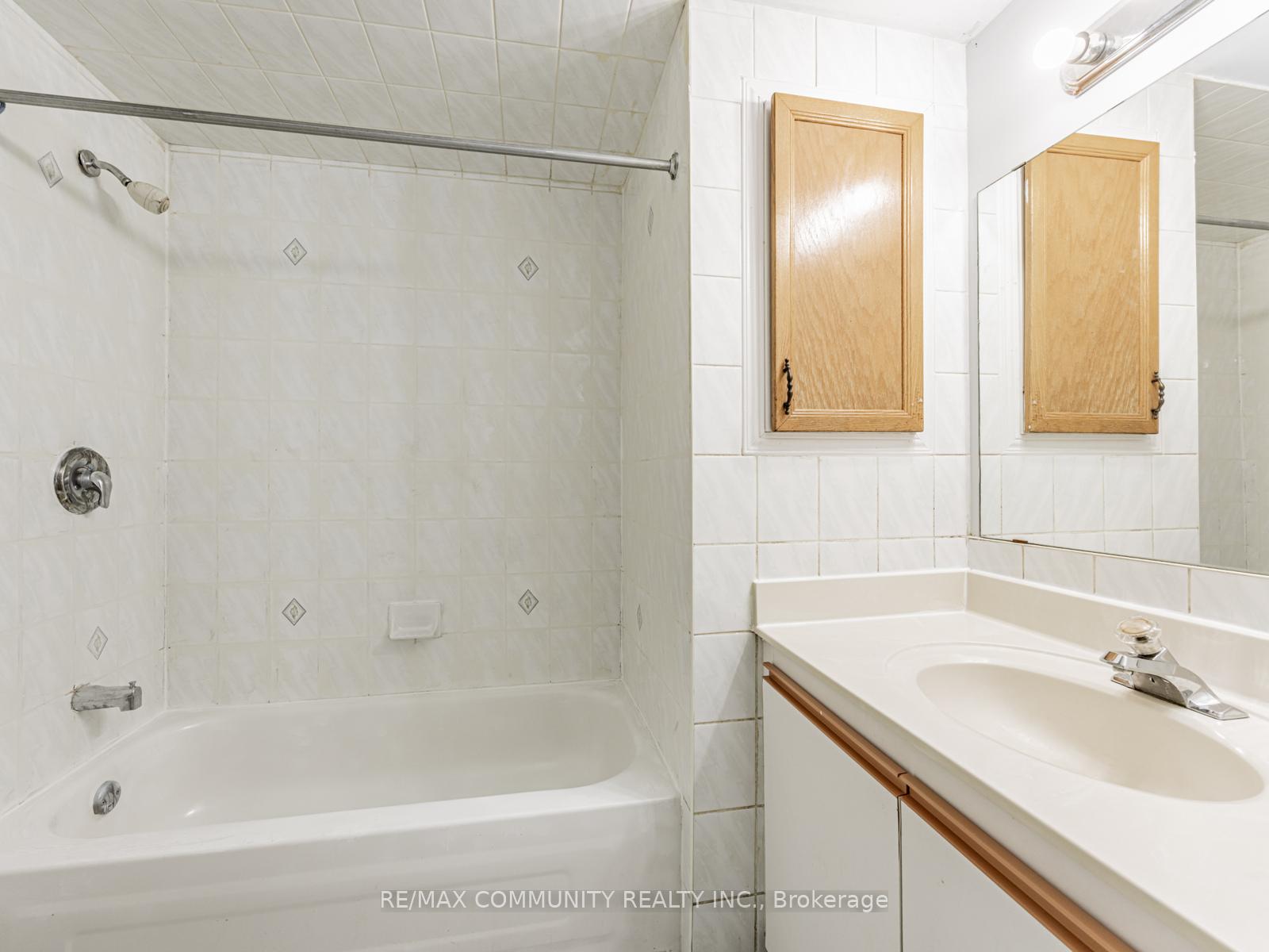 Photo 29 of 95 Ketchum Crescent, Markham, Middlefield — HOMEH