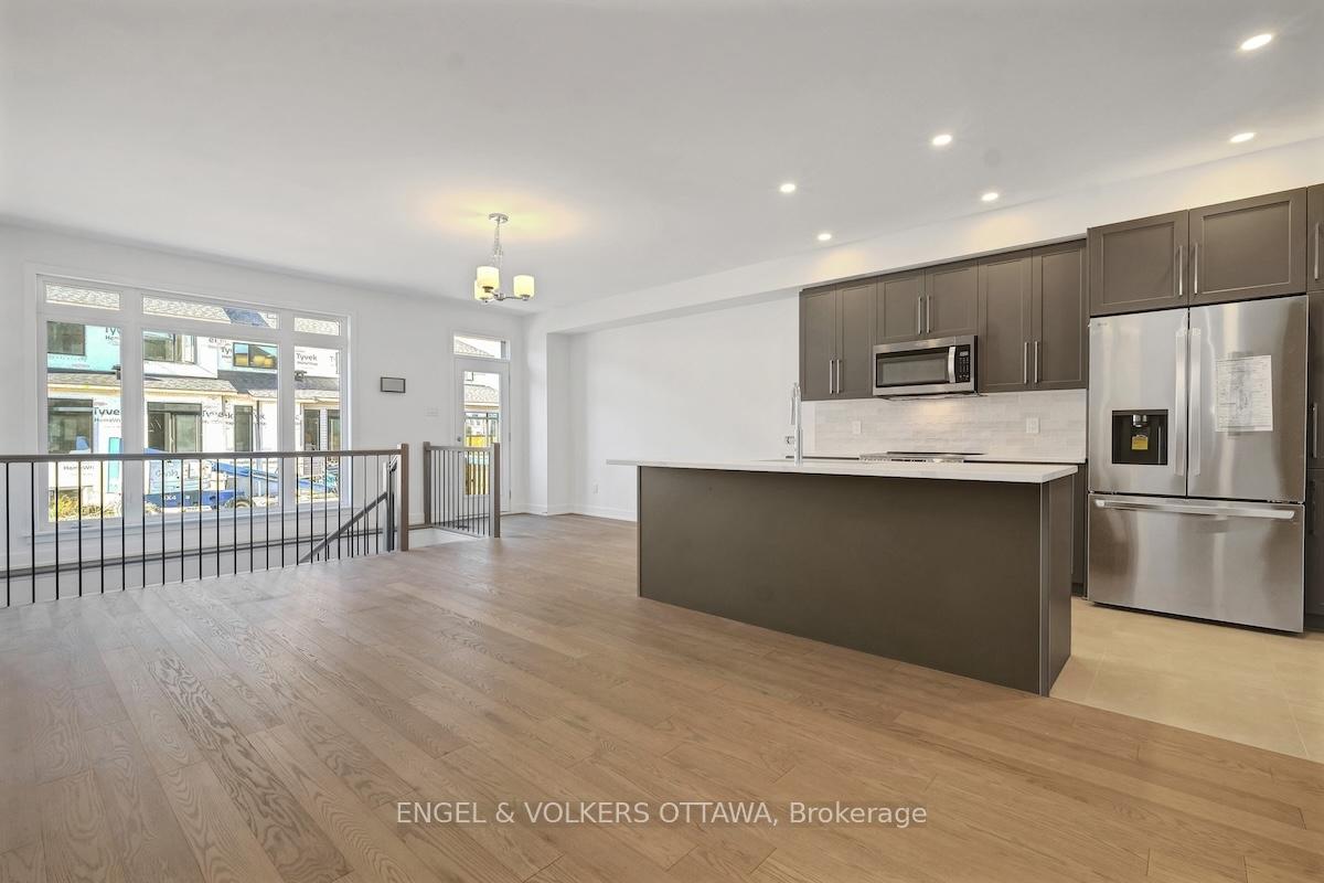 Photo 16 of 95 San Felice Circle, Ottawa, Kanata - Emerald Meadows/Trailwest — HOMEH