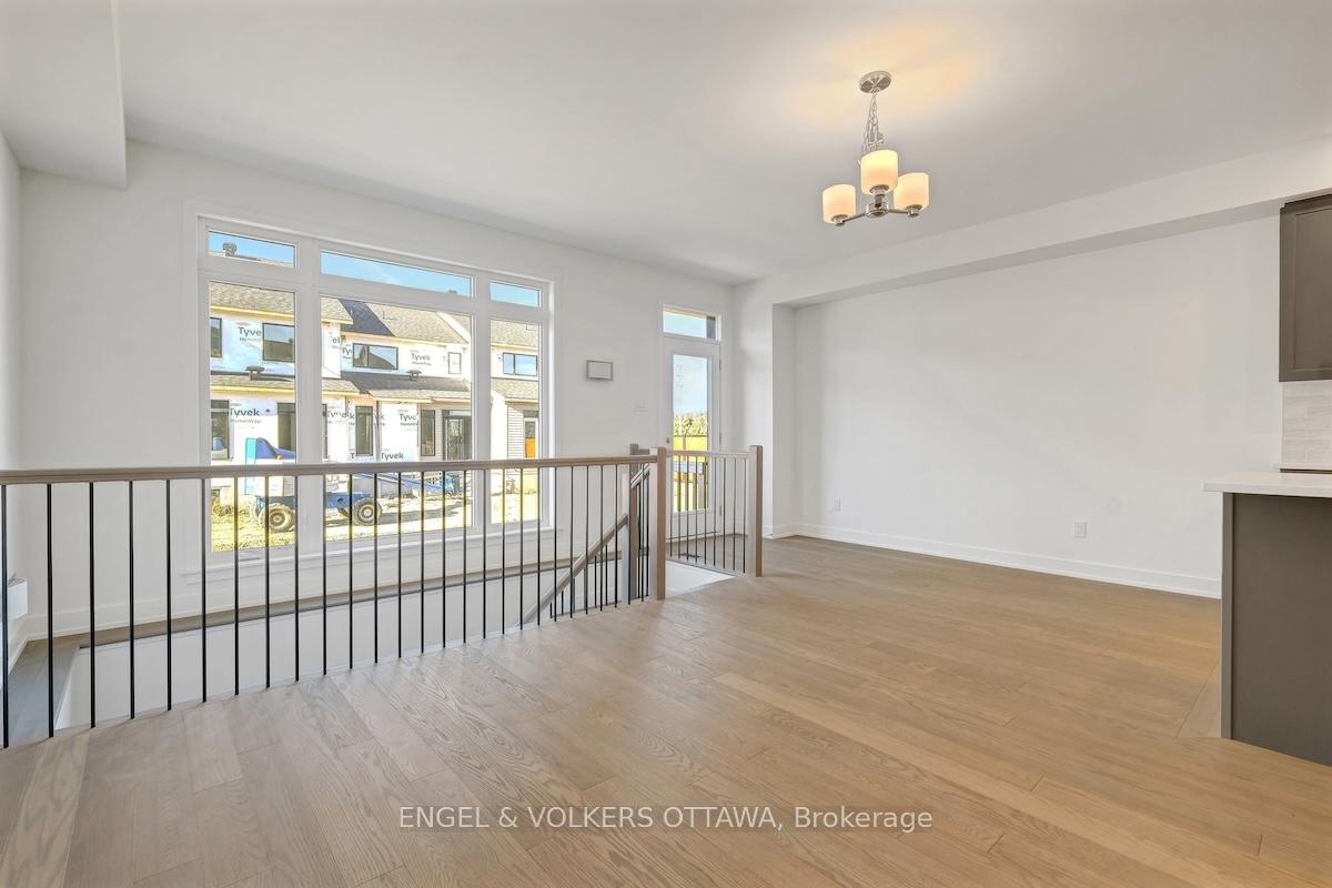 Photo 7 of 95 San Felice Circle, Ottawa, Kanata - Emerald Meadows/Trailwest — HOMEH