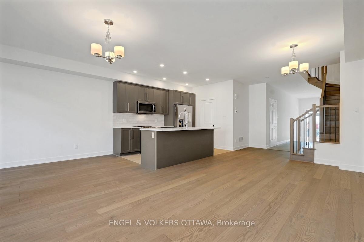 Photo 6 of 95 San Felice Circle, Ottawa, Kanata - Emerald Meadows/Trailwest — HOMEH