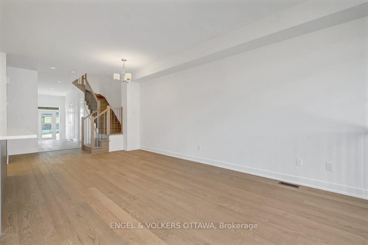 Photo 8 of 95 San Felice Circle, Ottawa, Kanata - Emerald Meadows/Trailwest — HOMEH