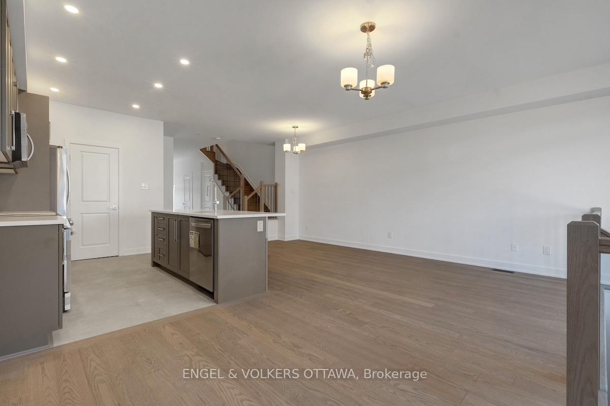 Photo 12 of 95 San Felice Circle, Ottawa, Kanata - Emerald Meadows/Trailwest — HOMEH