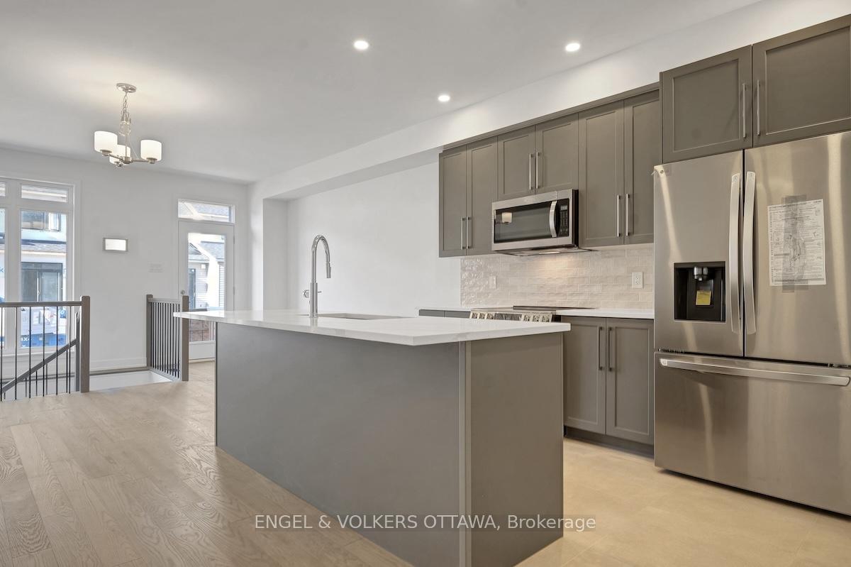 Photo 41 of 95 San Felice Circle, Ottawa, Kanata - Emerald Meadows/Trailwest — HOMEH