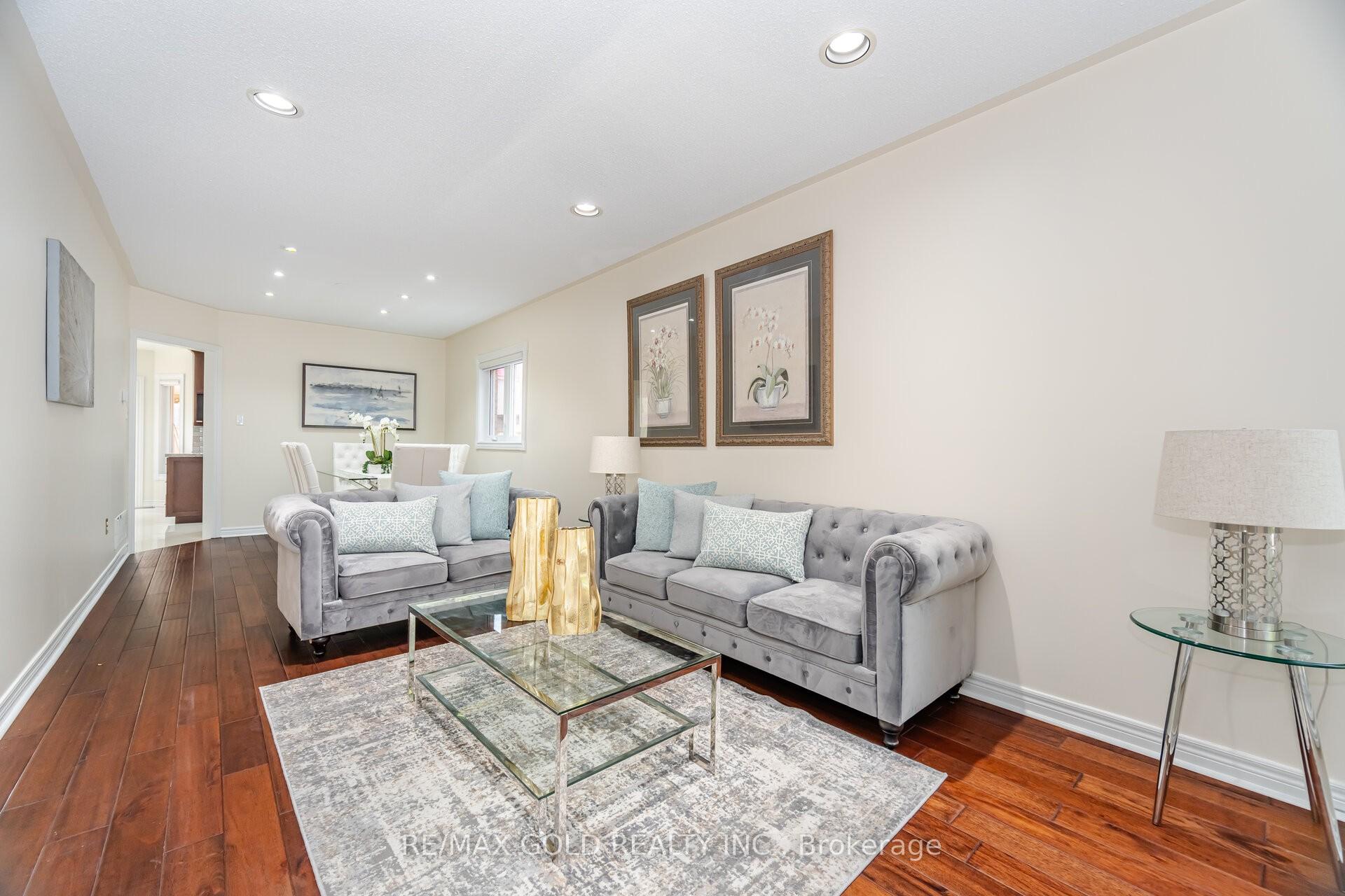 Photo 4 of 30 Golden Eagle Road, Brampton, Sandringham-Wellington — HOMEH