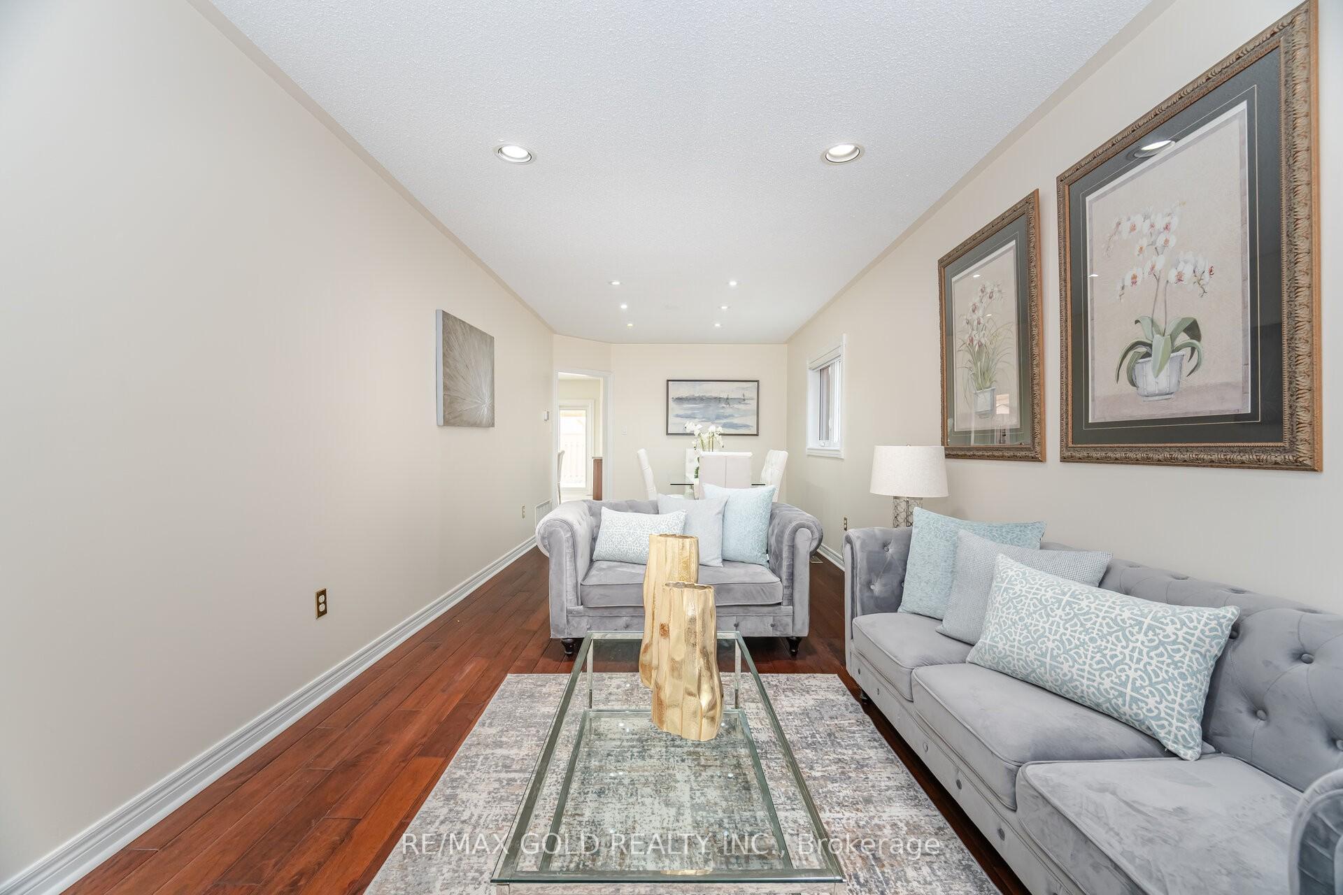 Photo 2 of 30 Golden Eagle Road, Brampton, Sandringham-Wellington — HOMEH