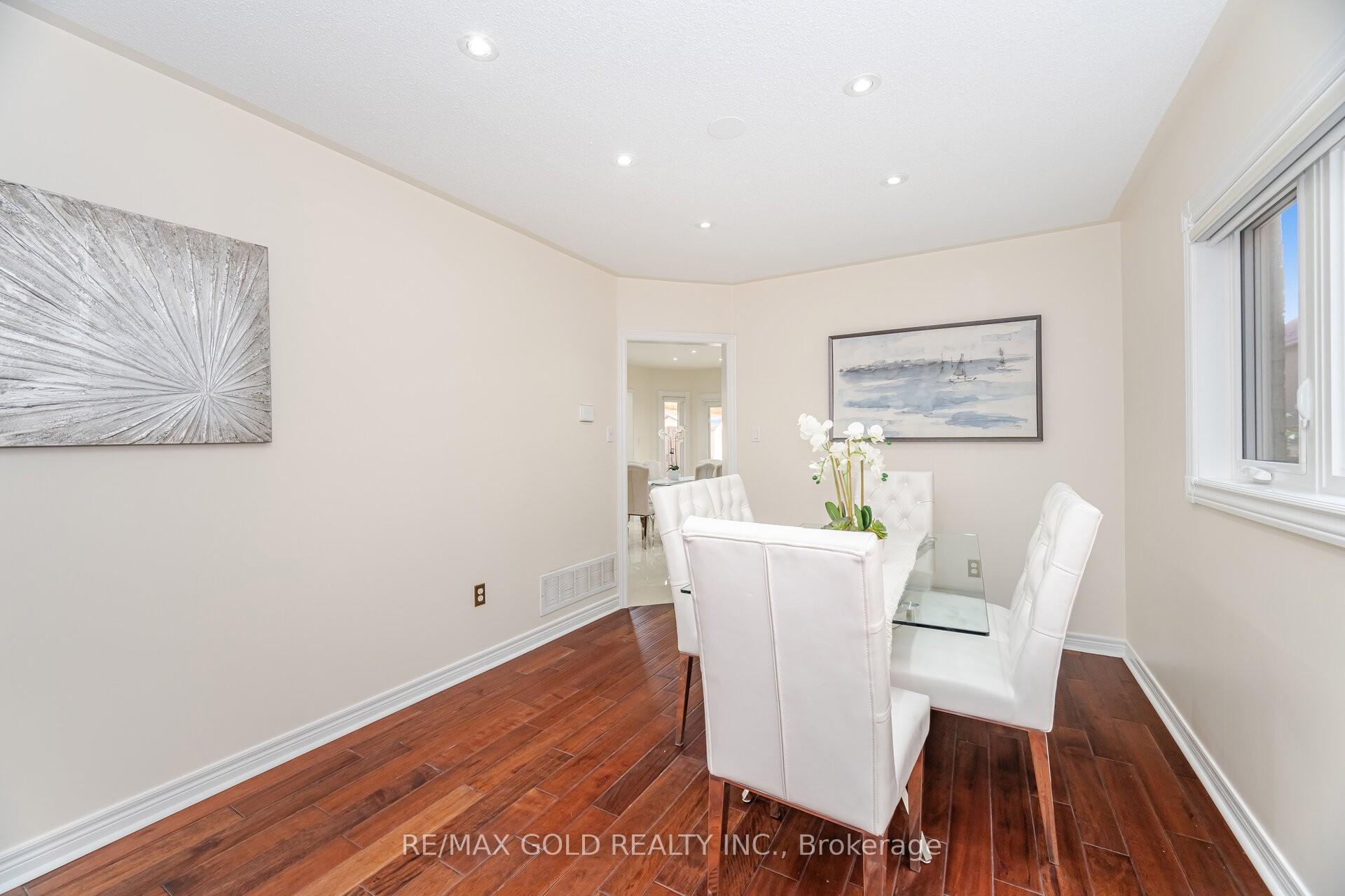 Photo 5 of 30 Golden Eagle Road, Brampton, Sandringham-Wellington — HOMEH