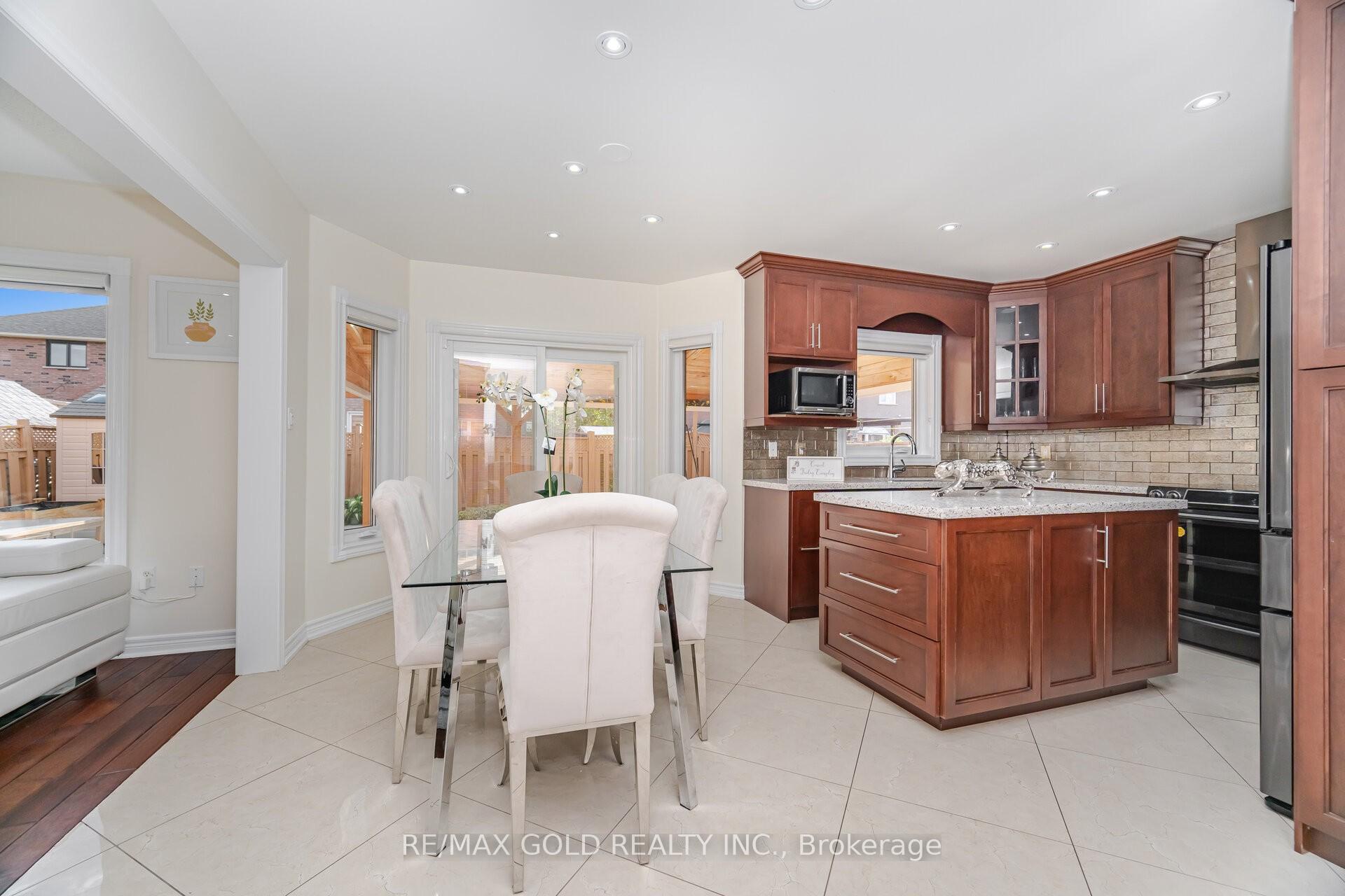 Photo 34 of 30 Golden Eagle Road, Brampton, Sandringham-Wellington — HOMEH
