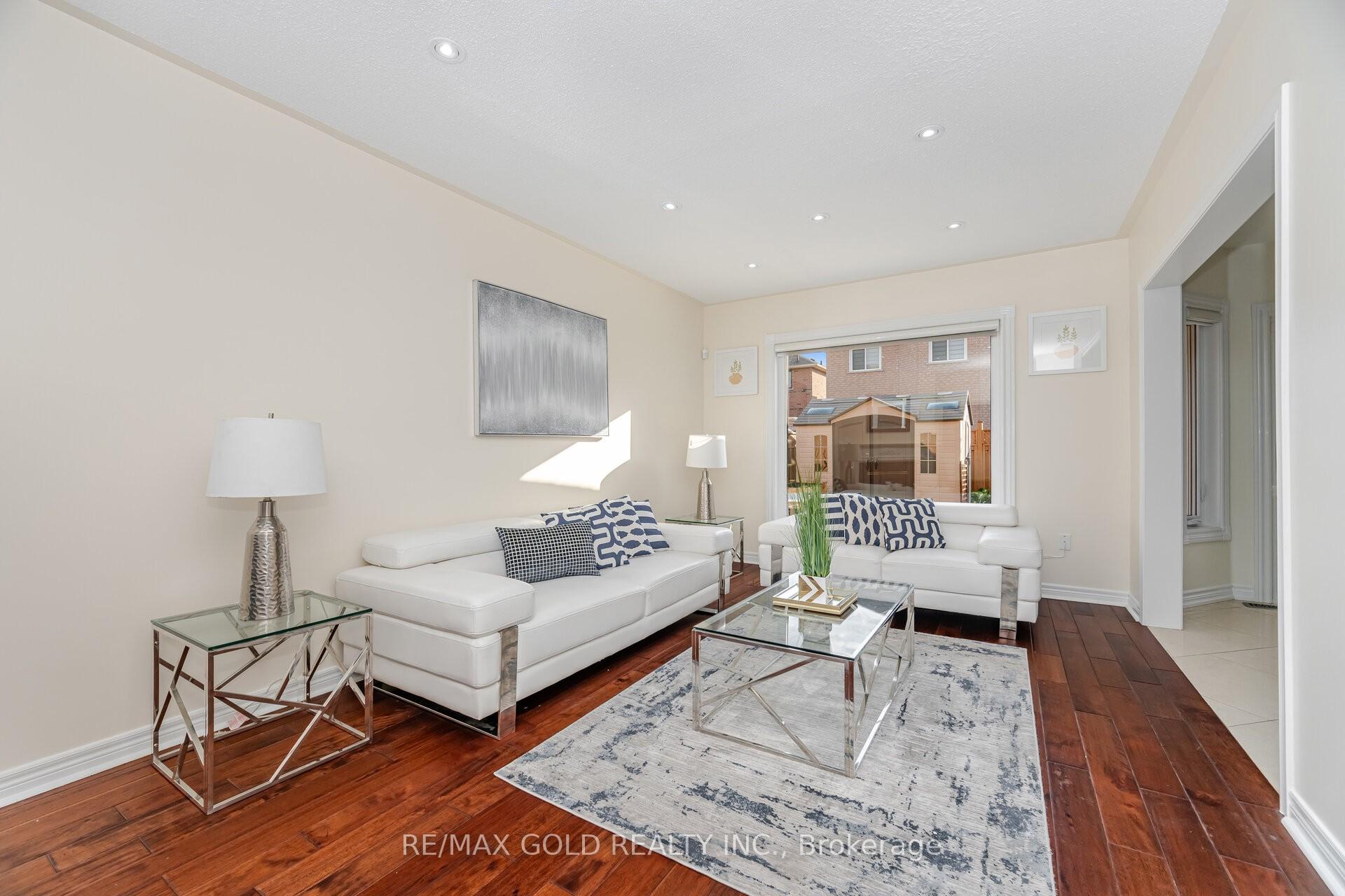 Photo 8 of 30 Golden Eagle Road, Brampton, Sandringham-Wellington — HOMEH