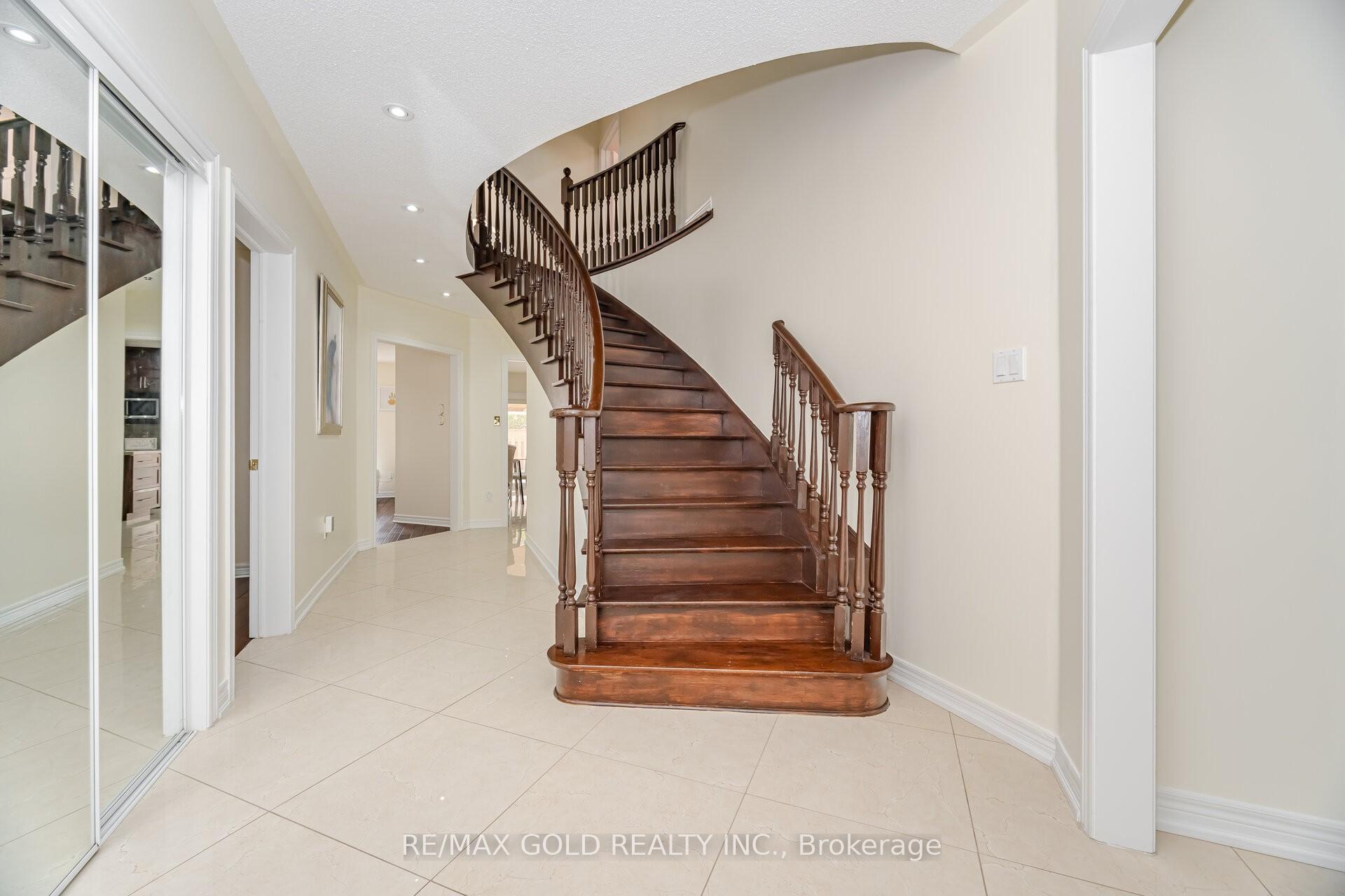 Photo 36 of 30 Golden Eagle Road, Brampton, Sandringham-Wellington — HOMEH