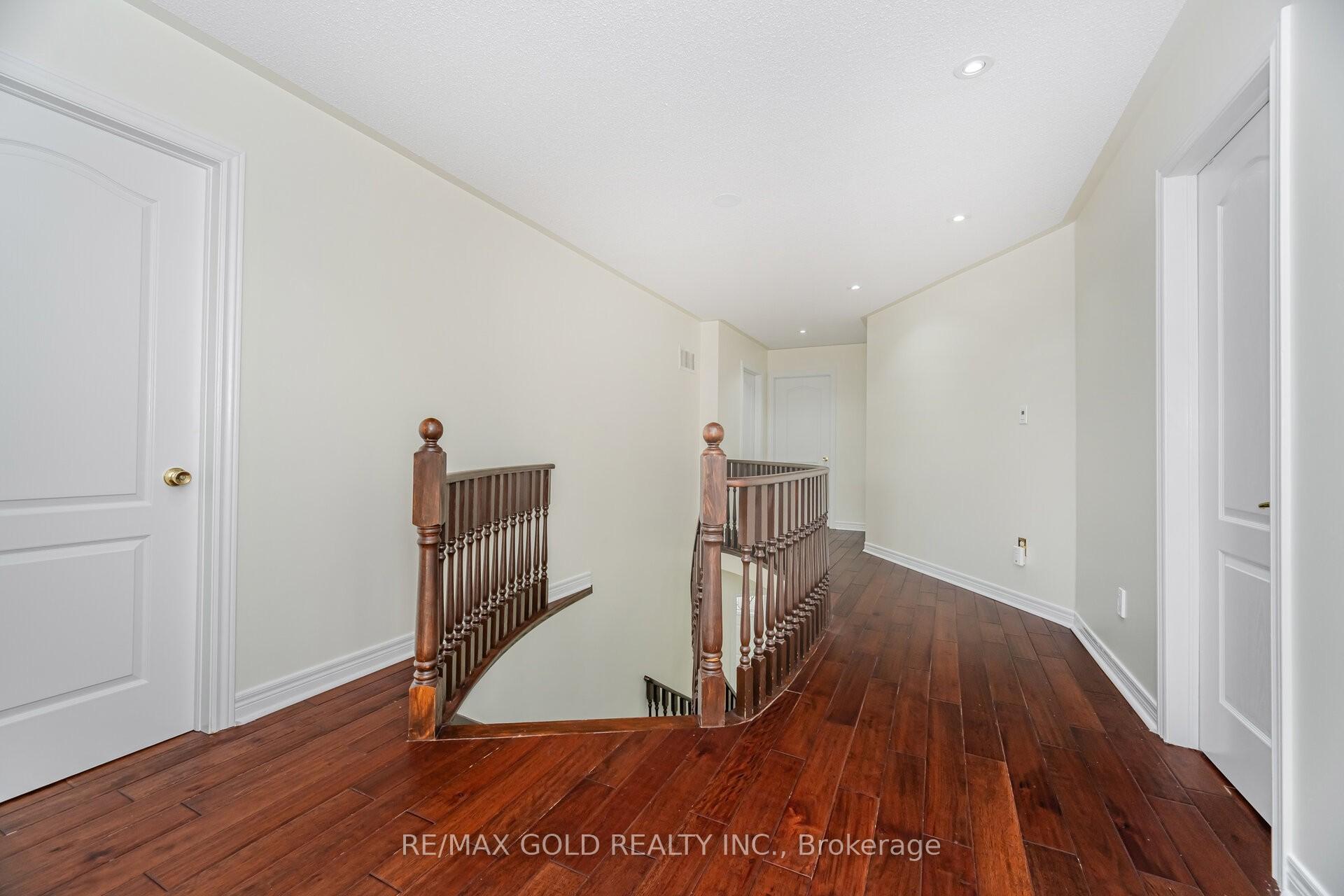 Photo 35 of 30 Golden Eagle Road, Brampton, Sandringham-Wellington — HOMEH