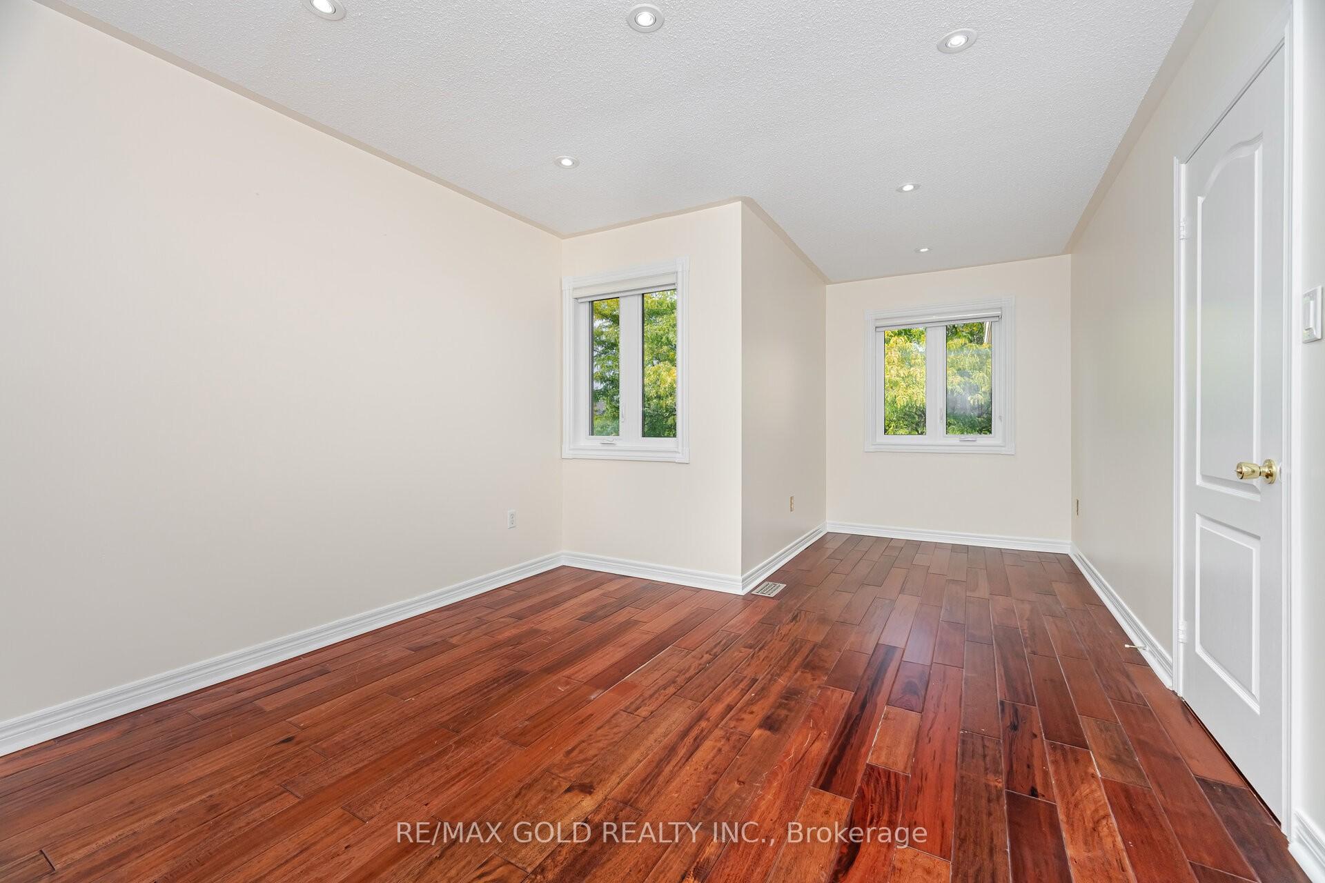Photo 26 of 30 Golden Eagle Road, Brampton, Sandringham-Wellington — HOMEH