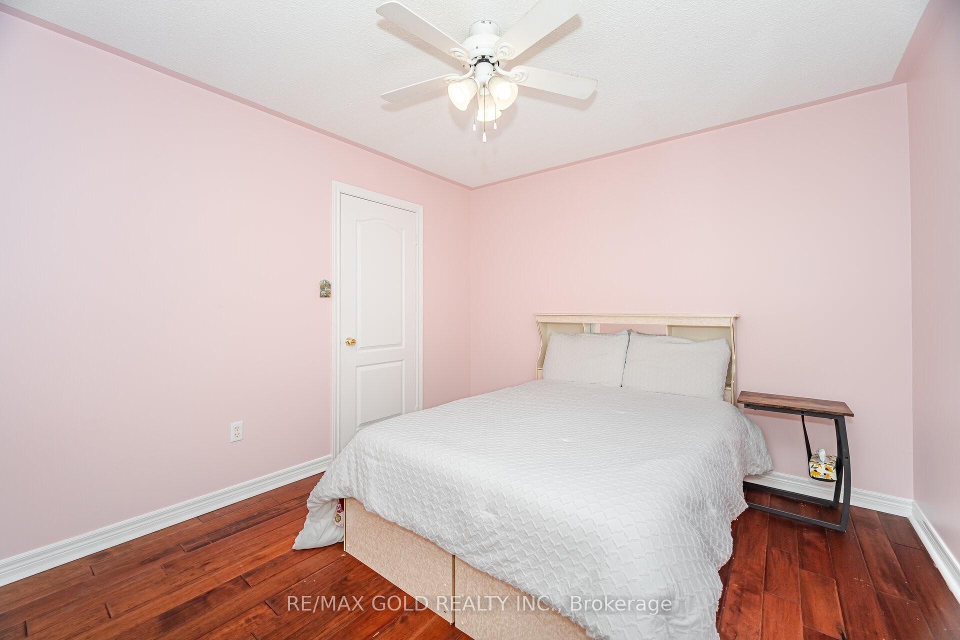 Photo 19 of 30 Golden Eagle Road, Brampton, Sandringham-Wellington — HOMEH