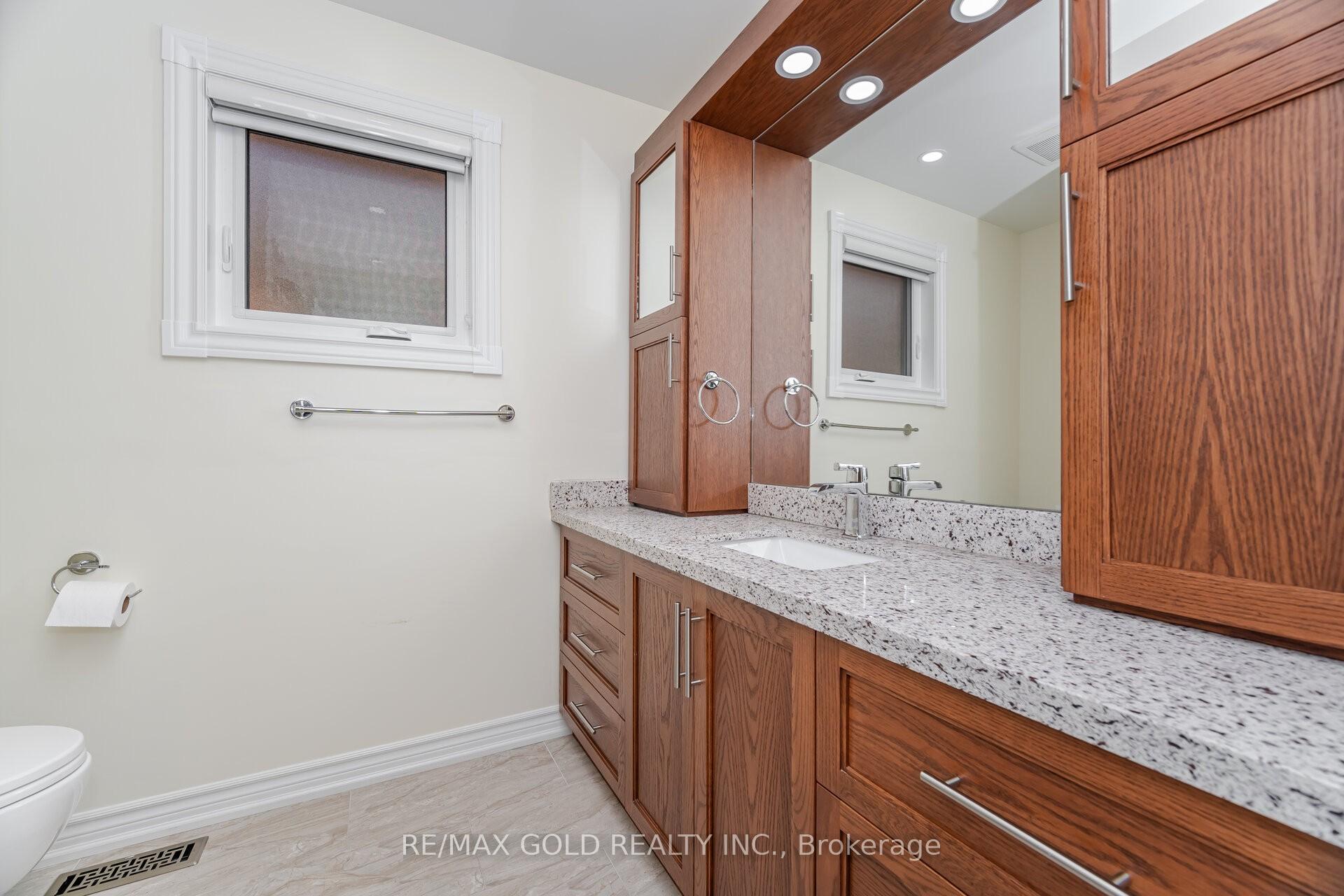 Photo 22 of 30 Golden Eagle Road, Brampton, Sandringham-Wellington — HOMEH