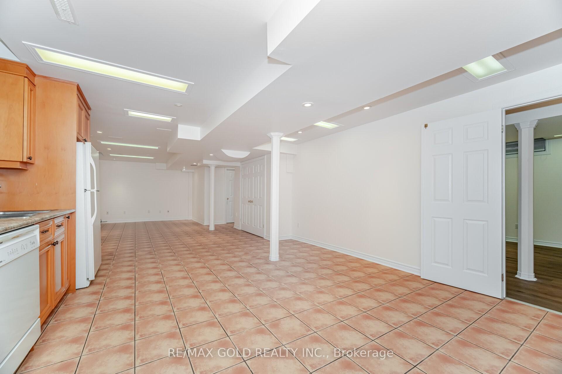 Photo 27 of 30 Golden Eagle Road, Brampton, Sandringham-Wellington — HOMEH