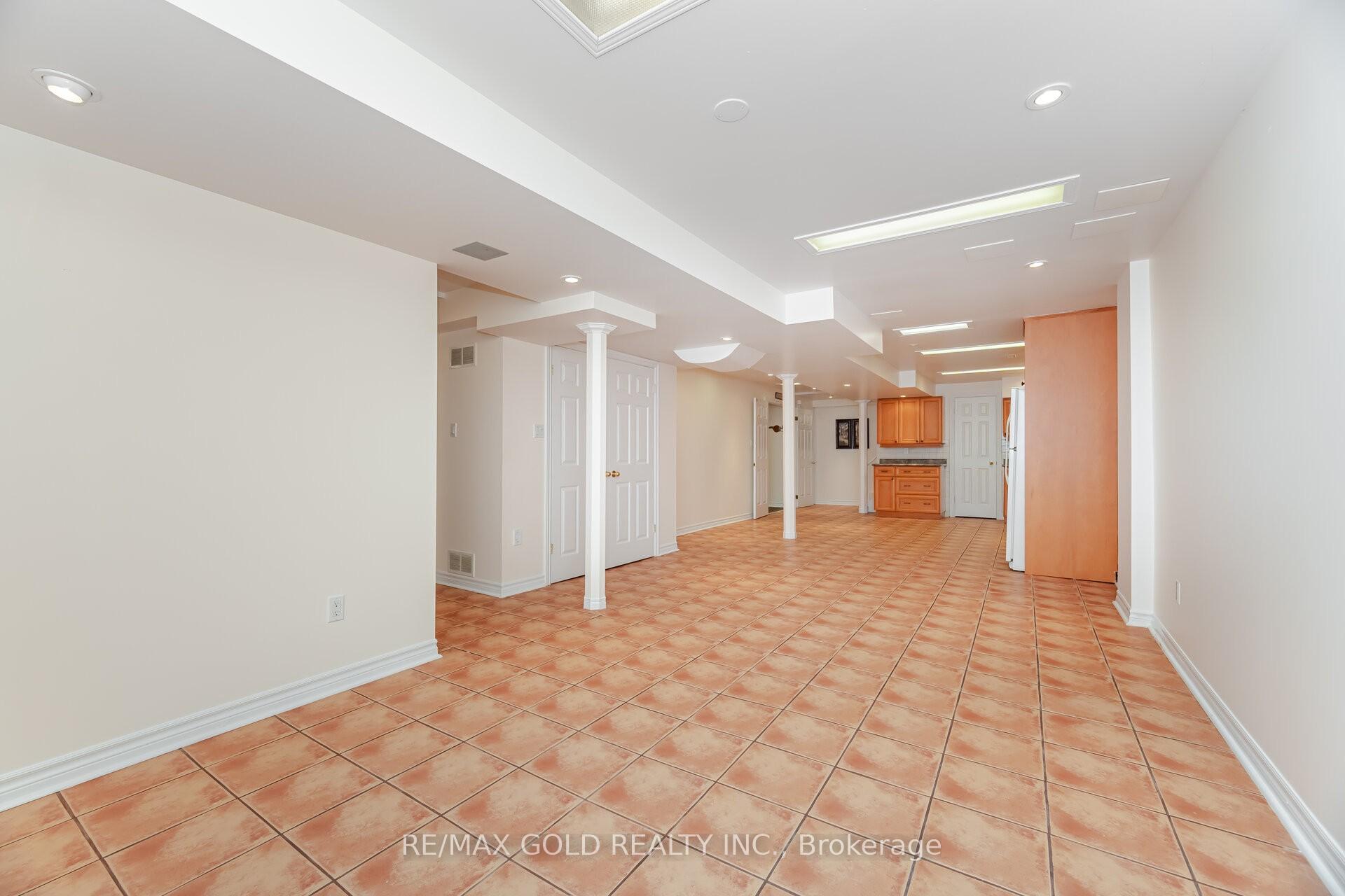 Photo 25 of 30 Golden Eagle Road, Brampton, Sandringham-Wellington — HOMEH