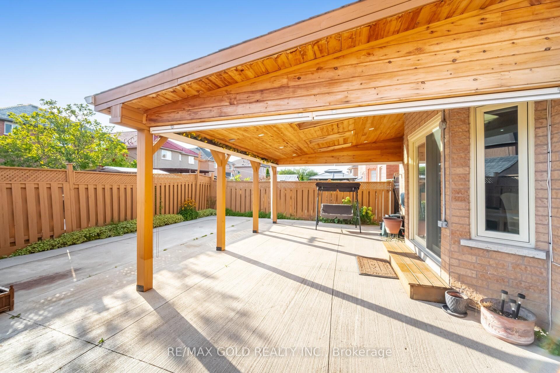 Photo 32 of 30 Golden Eagle Road, Brampton, Sandringham-Wellington — HOMEH