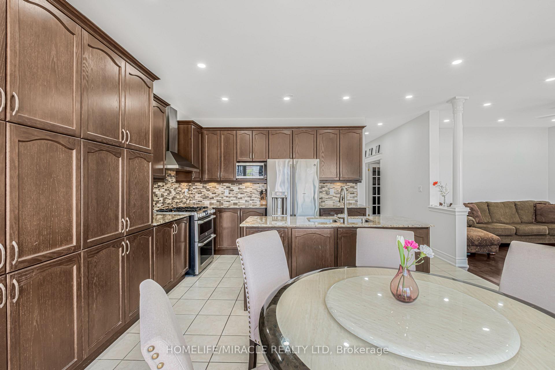 Photo 9 of 5 Meltwater Crescent, Brampton, Bram East — HOMEH