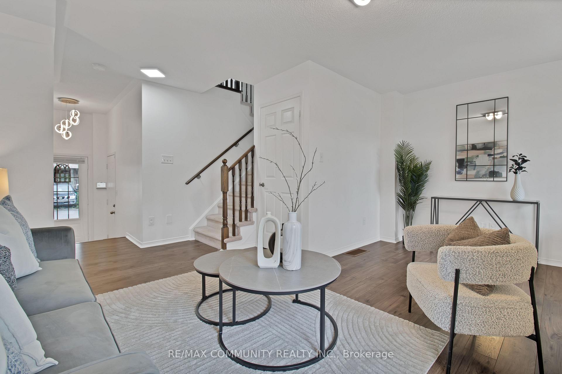 Photo 8 of 431 Rossland Road E, Ajax, Northeast Ajax — HOMEH