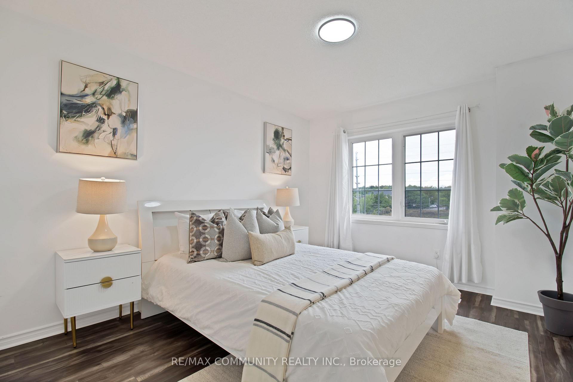 Photo 3 of 431 Rossland Road E, Ajax, Northeast Ajax — HOMEH