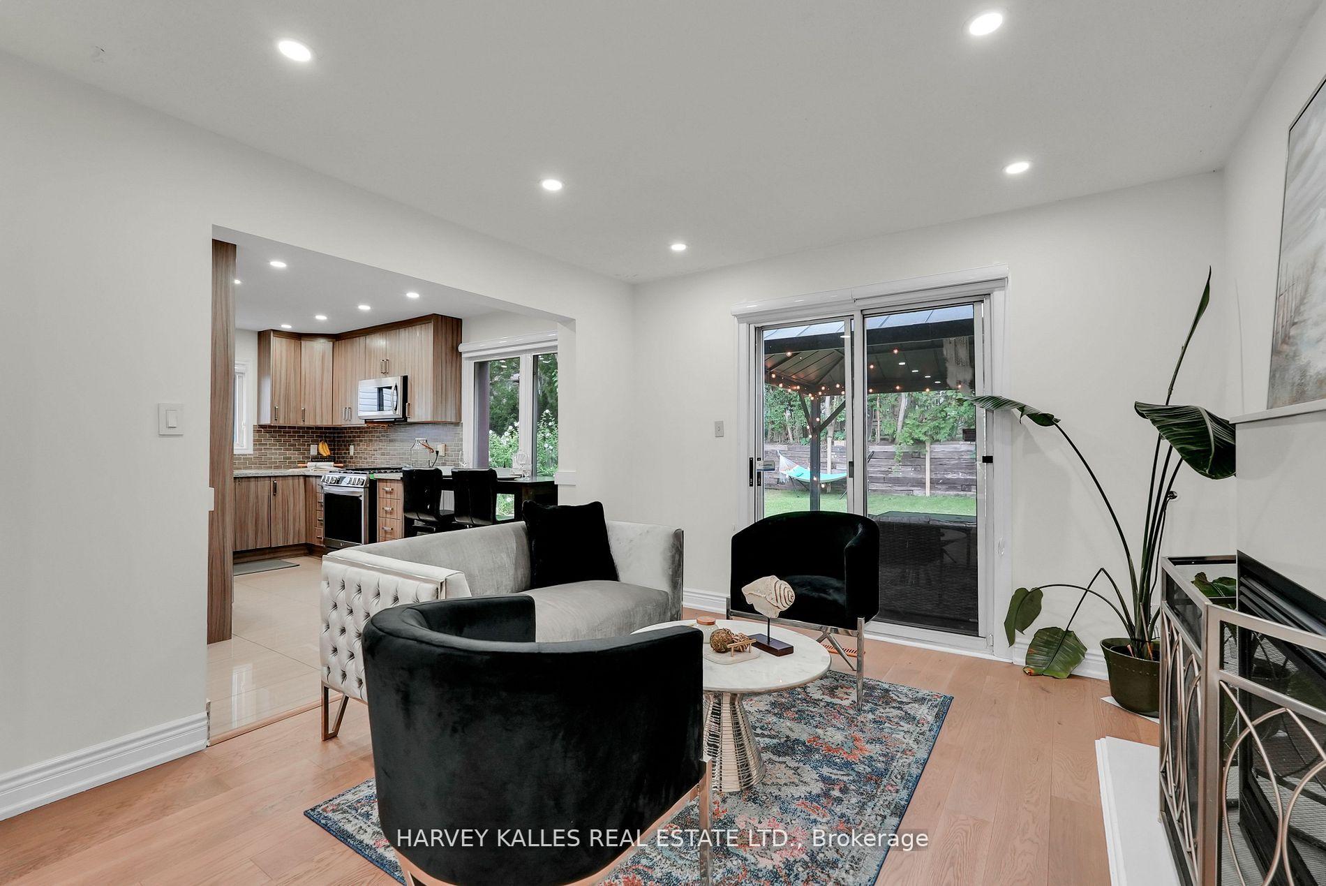 Photo 24 of 36 Aberfeldy Crescent, Markham, German Mills — HOMEH