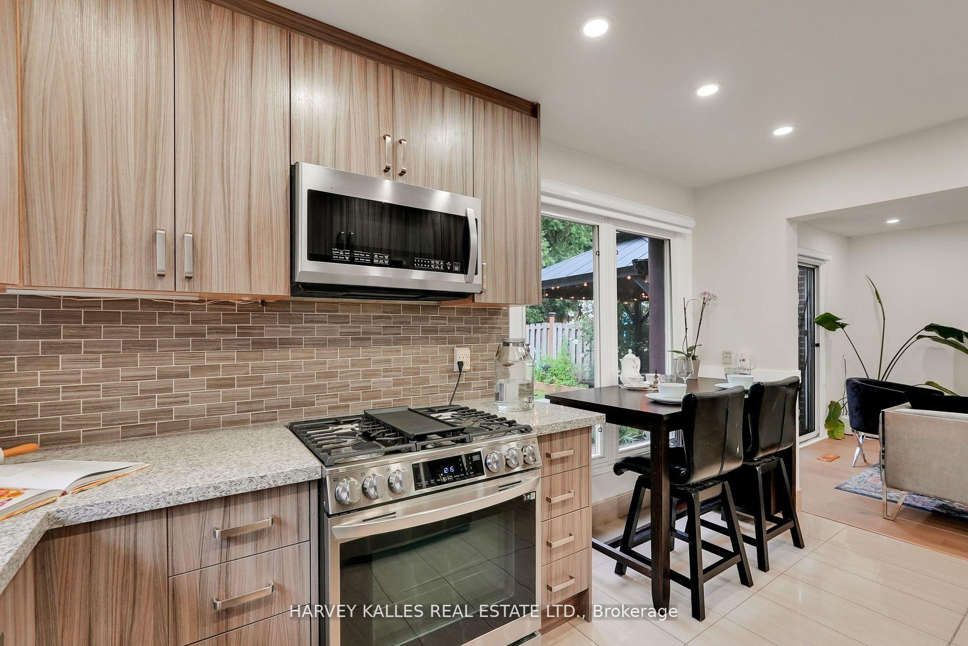 Photo 4 of 36 Aberfeldy Crescent, Markham, German Mills — HOMEH