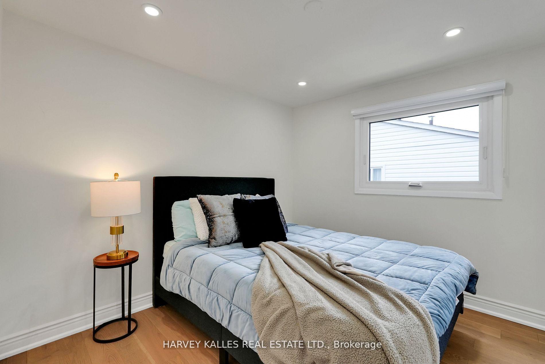 Photo 16 of 36 Aberfeldy Crescent, Markham, German Mills — HOMEH